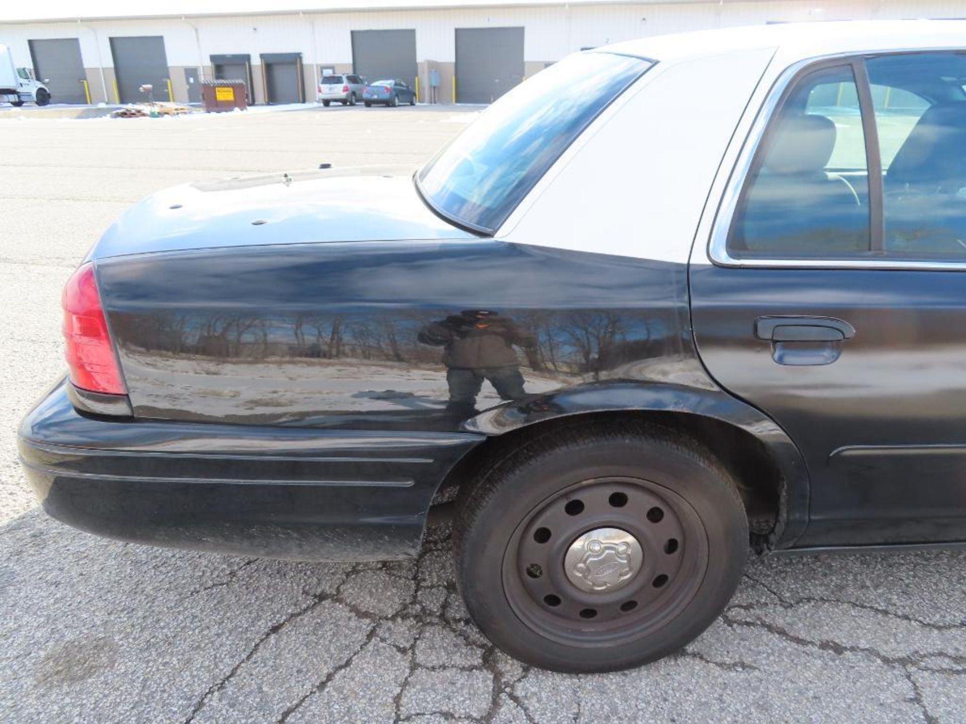 2008 Ford Crown Victoria Police Car. 107,884 miles. VIN 2FAFP71V98X176735. - Image 9 of 22