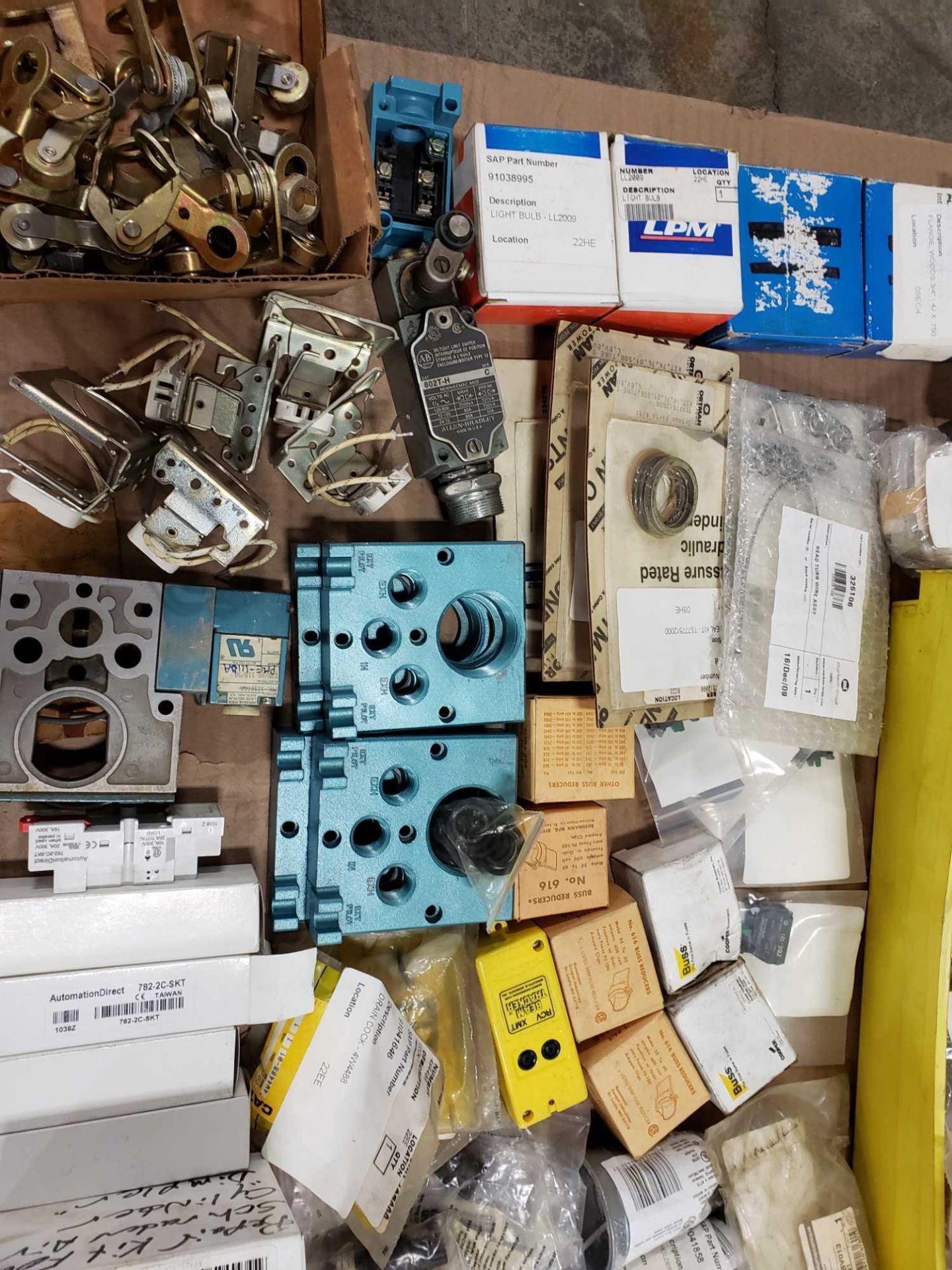 Pallet of assorted electrical and parts. - Image 2 of 7