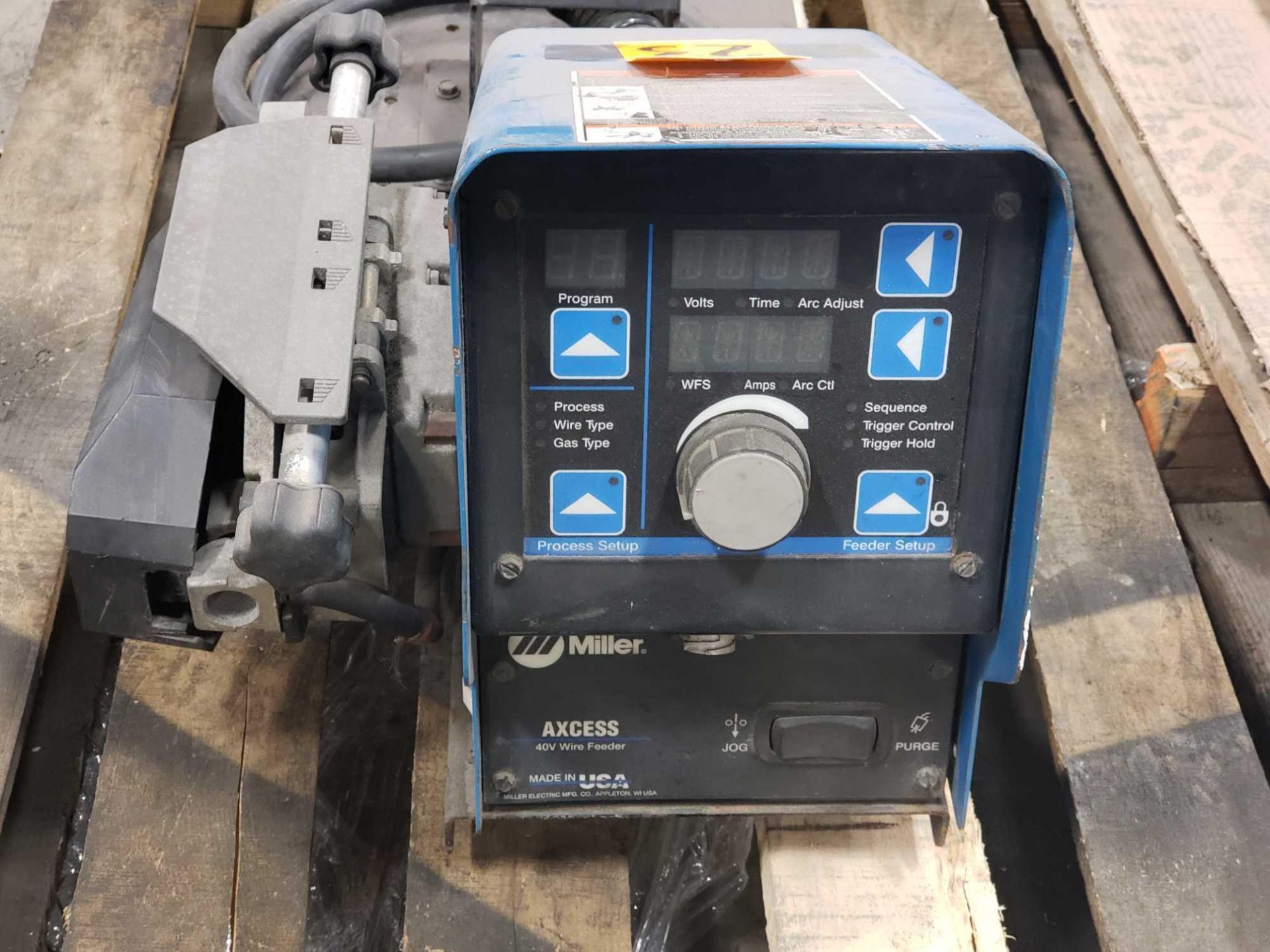 Miller welder model Axcess 40V wire feed unit. - Image 3 of 3