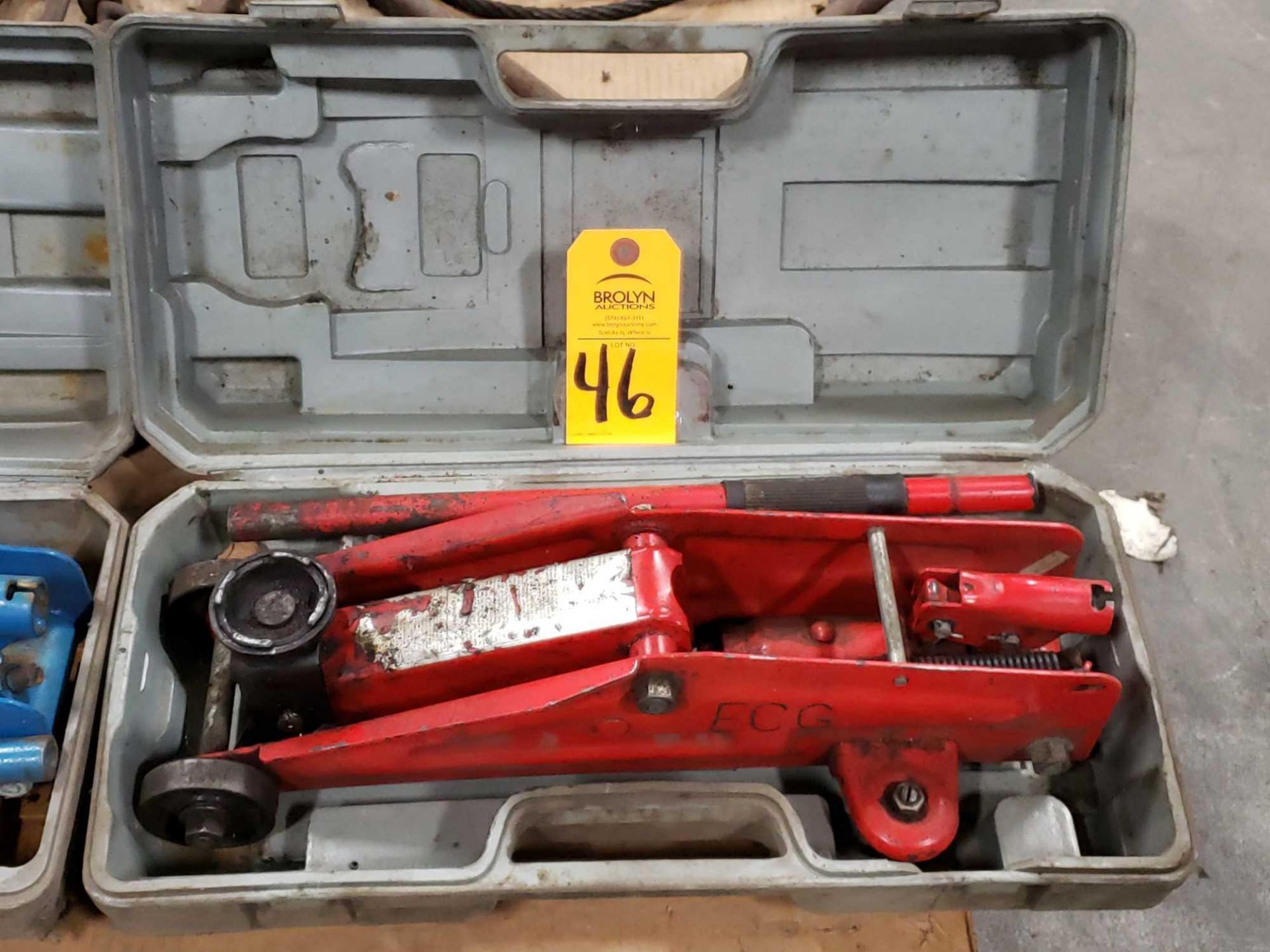 Floor jack with case.