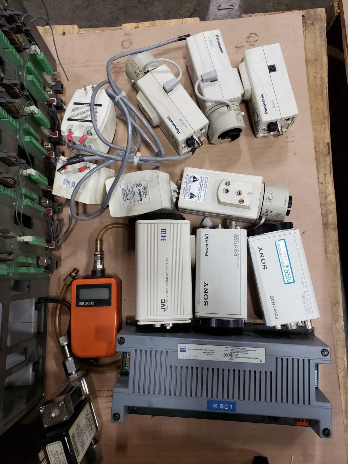 Pallet of assorted electrical parts. - Image 4 of 5