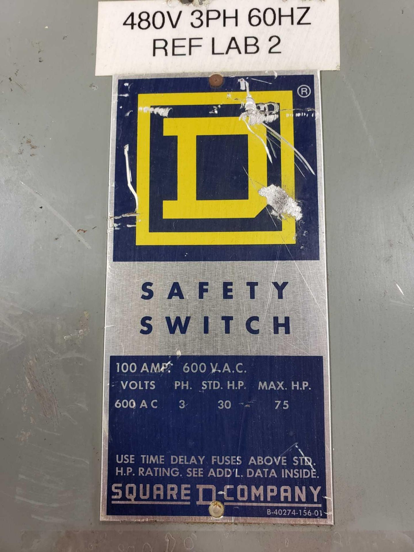 Square D 100amp 600 volt, fusible disconnect safety switch. 75hp max. - Image 2 of 3