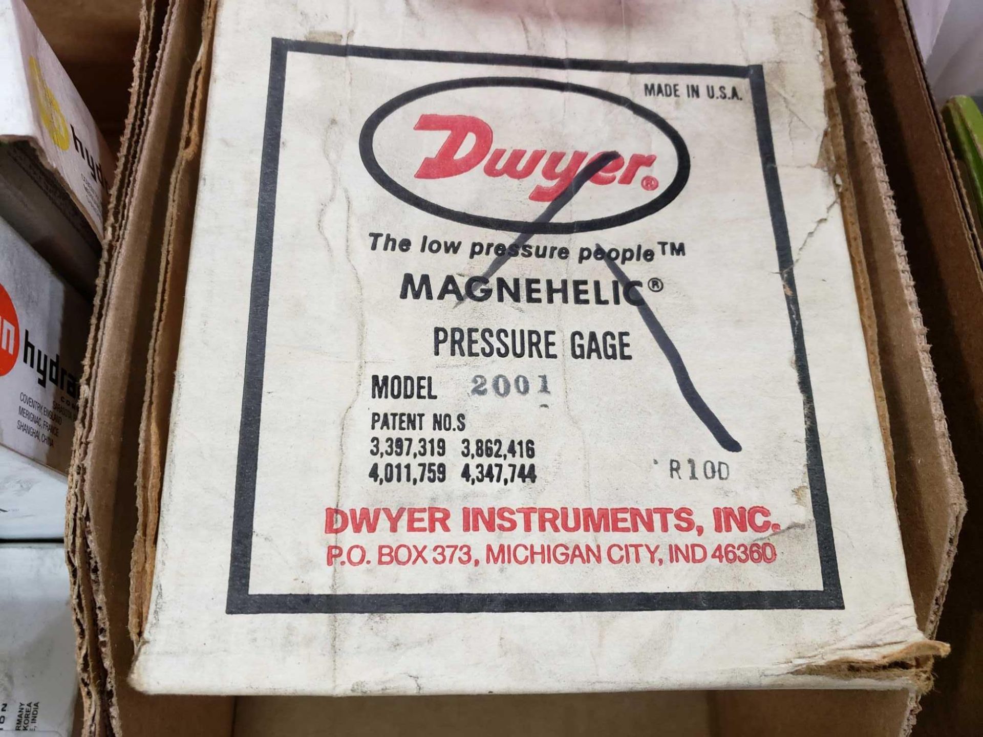 Dwyer Magnehelic pressure gauge model 2001. New in box. - Image 2 of 2