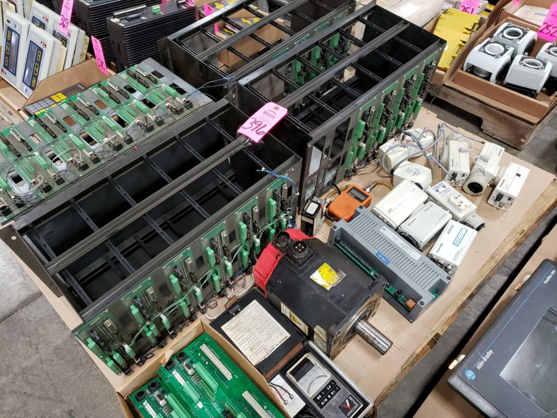Pallet of assorted electrical parts. - Image 2 of 5