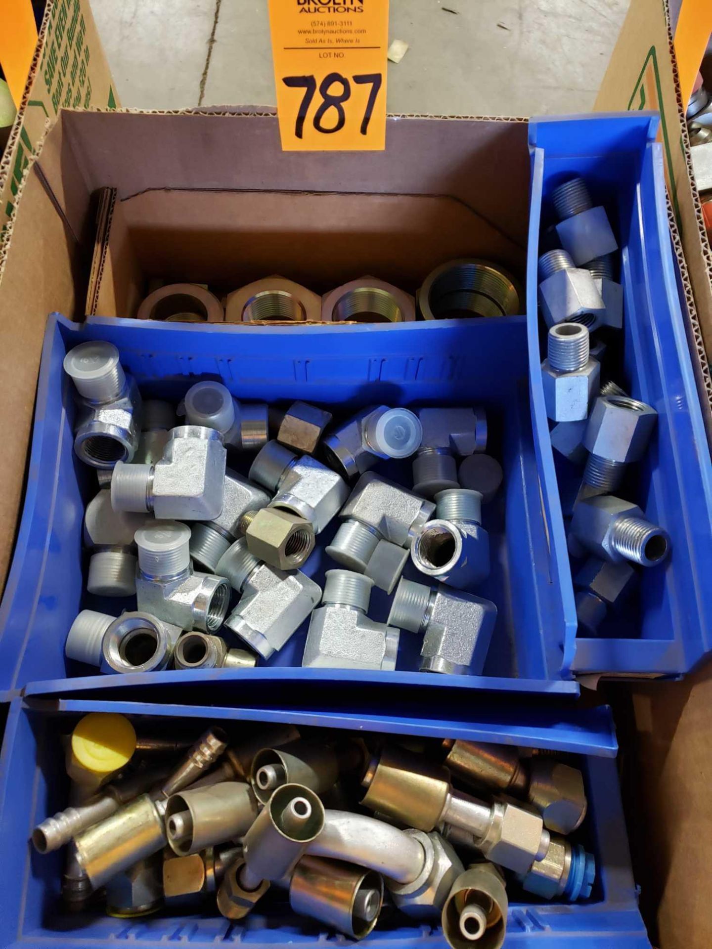 Assorted hydraulic fittings as pictured. New.