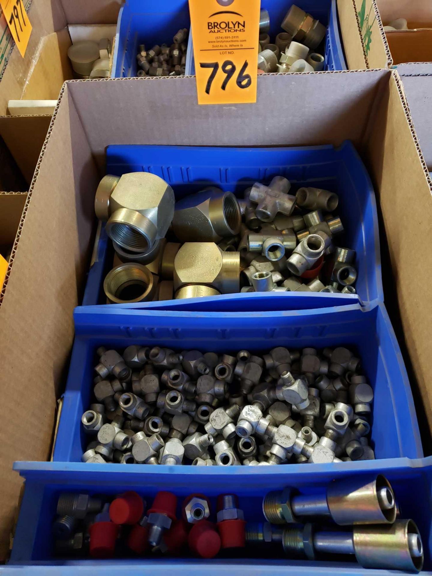 Assorted hydraulic fittings as pictured. New.