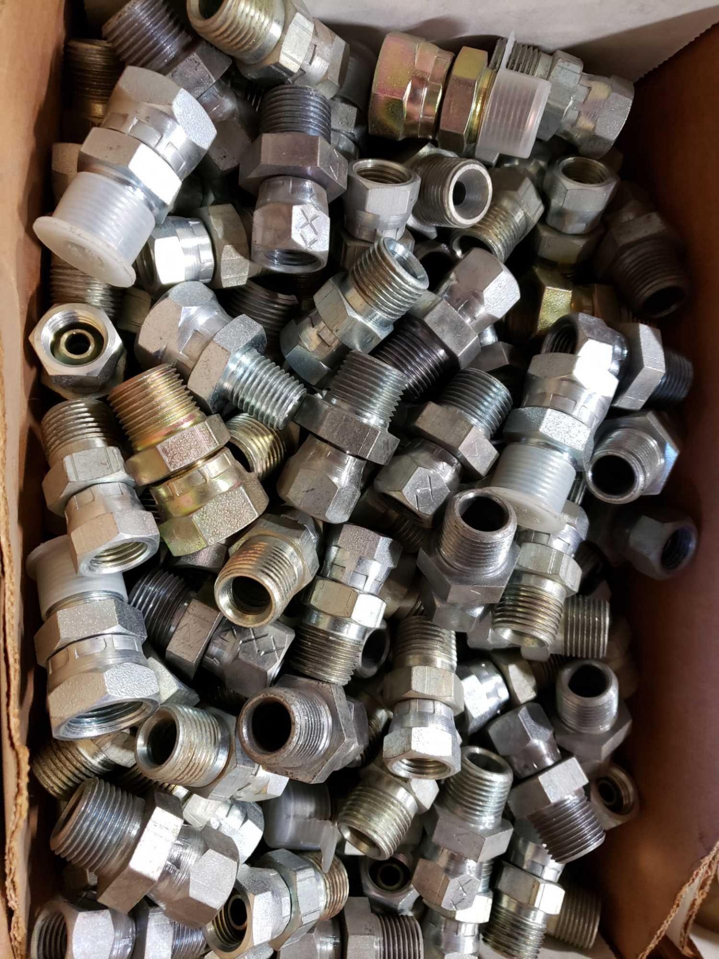 Assorted hydraulic fittings as pictured. New. - Image 2 of 3