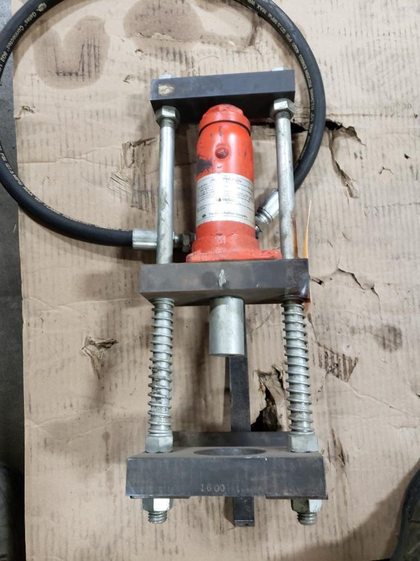 Hydraulic hose end crimping unit. - Image 2 of 2