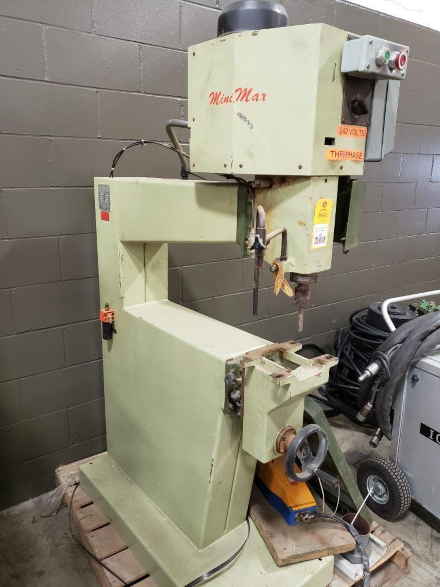 SCM MiniMax overhead router. 3 phase, 230v. Steel table included and has only been removed for move. - Image 2 of 5