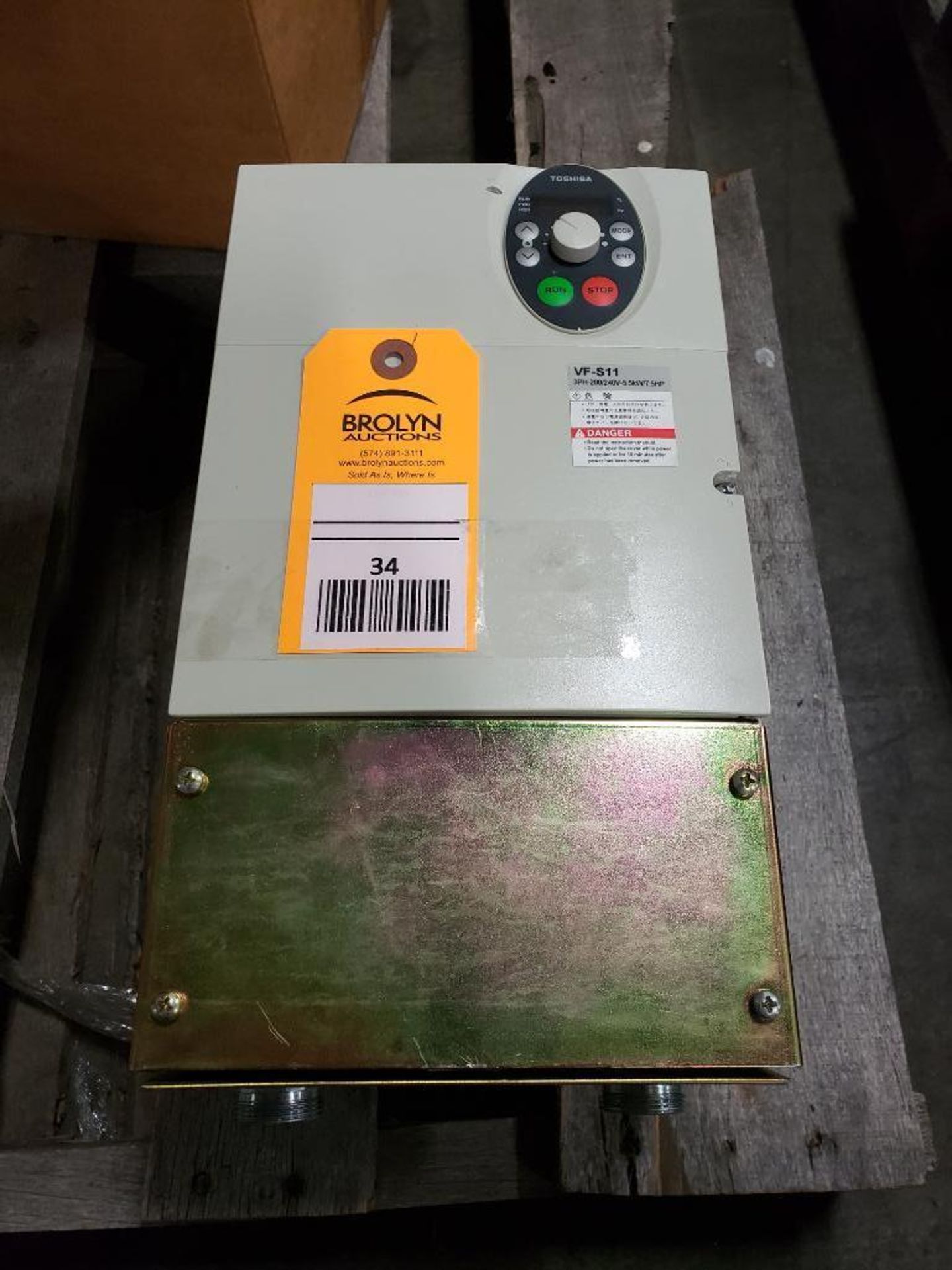 Toshiba Transistor Inverter drive model VFS11-2055PM-WN. Appears to be new old stock.