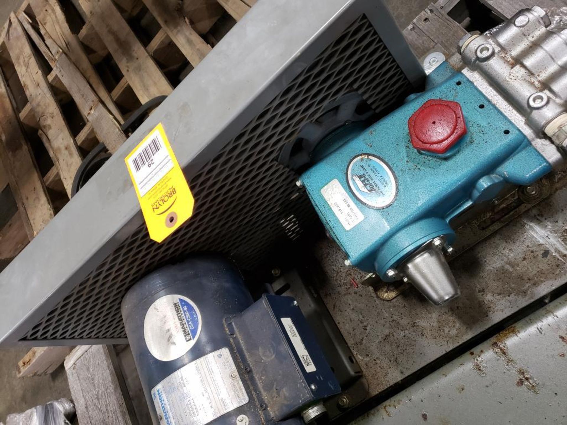 CAT pump model 310.AIC. Marathon 1 1/2hp motor 208-230/460v 3 phase. - Image 5 of 5