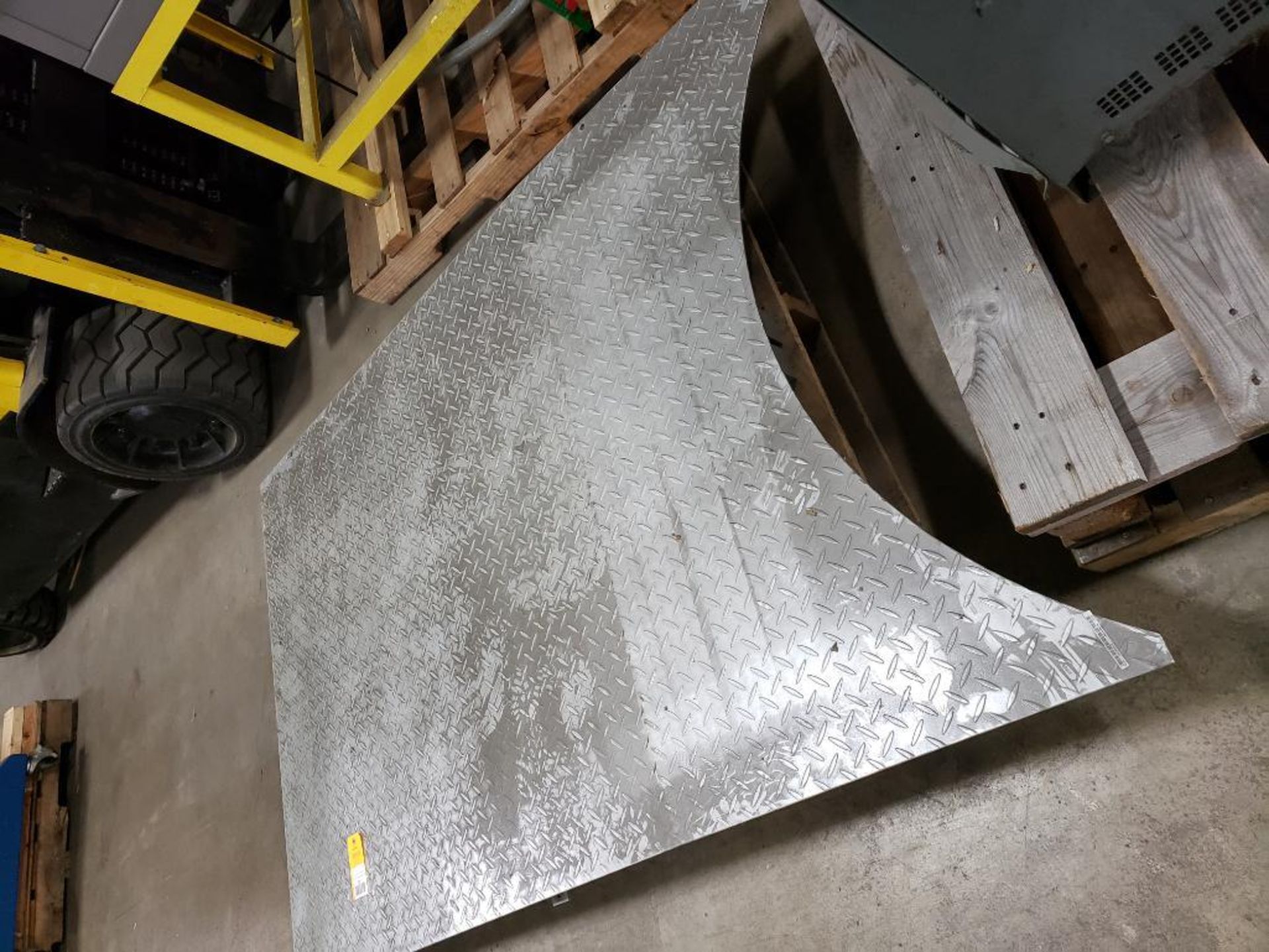 Turntable shrink wrap machine ramp. - Image 4 of 4