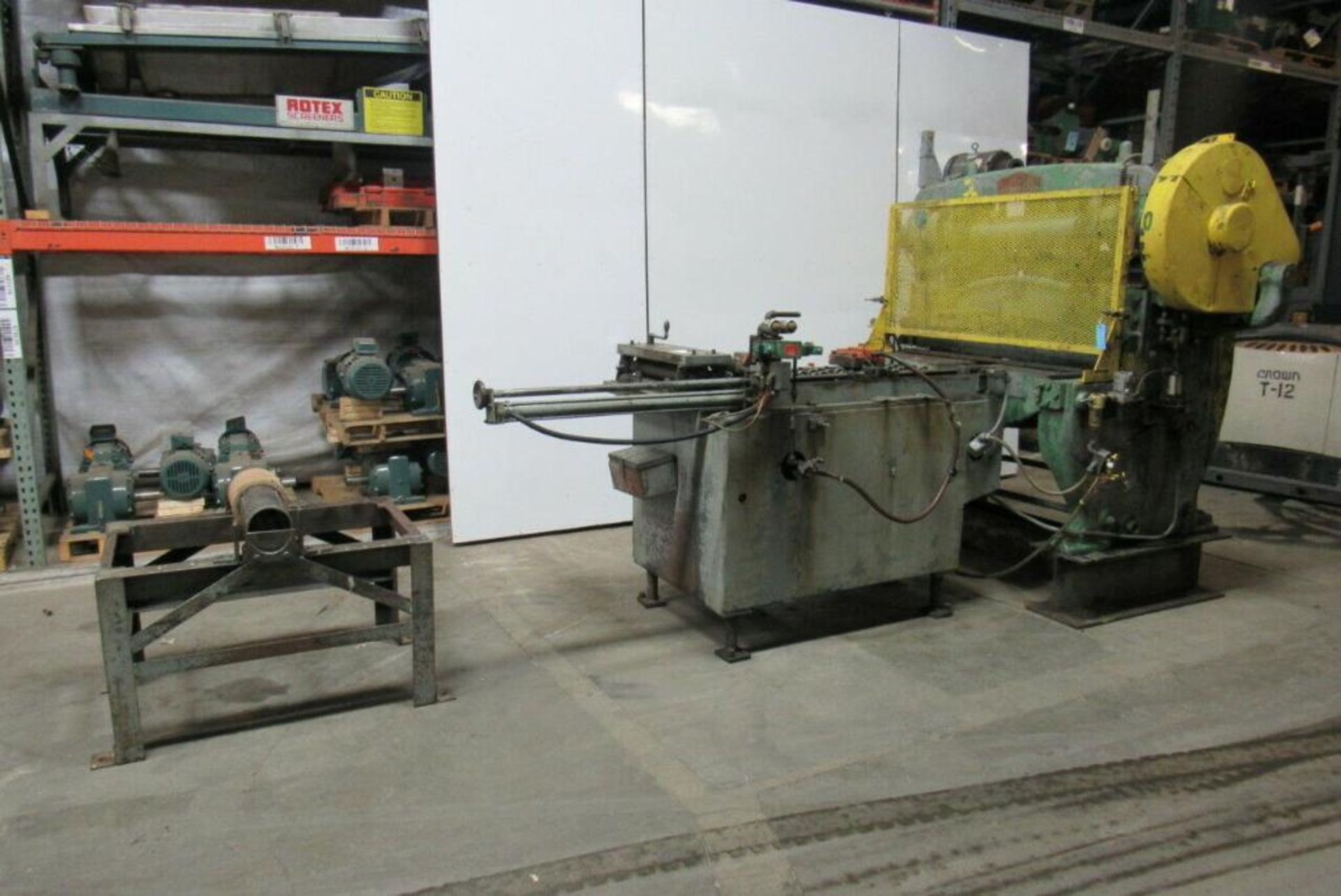 48" x 1/8" Morgan Rushworth automatic power feed cut to length line shear.