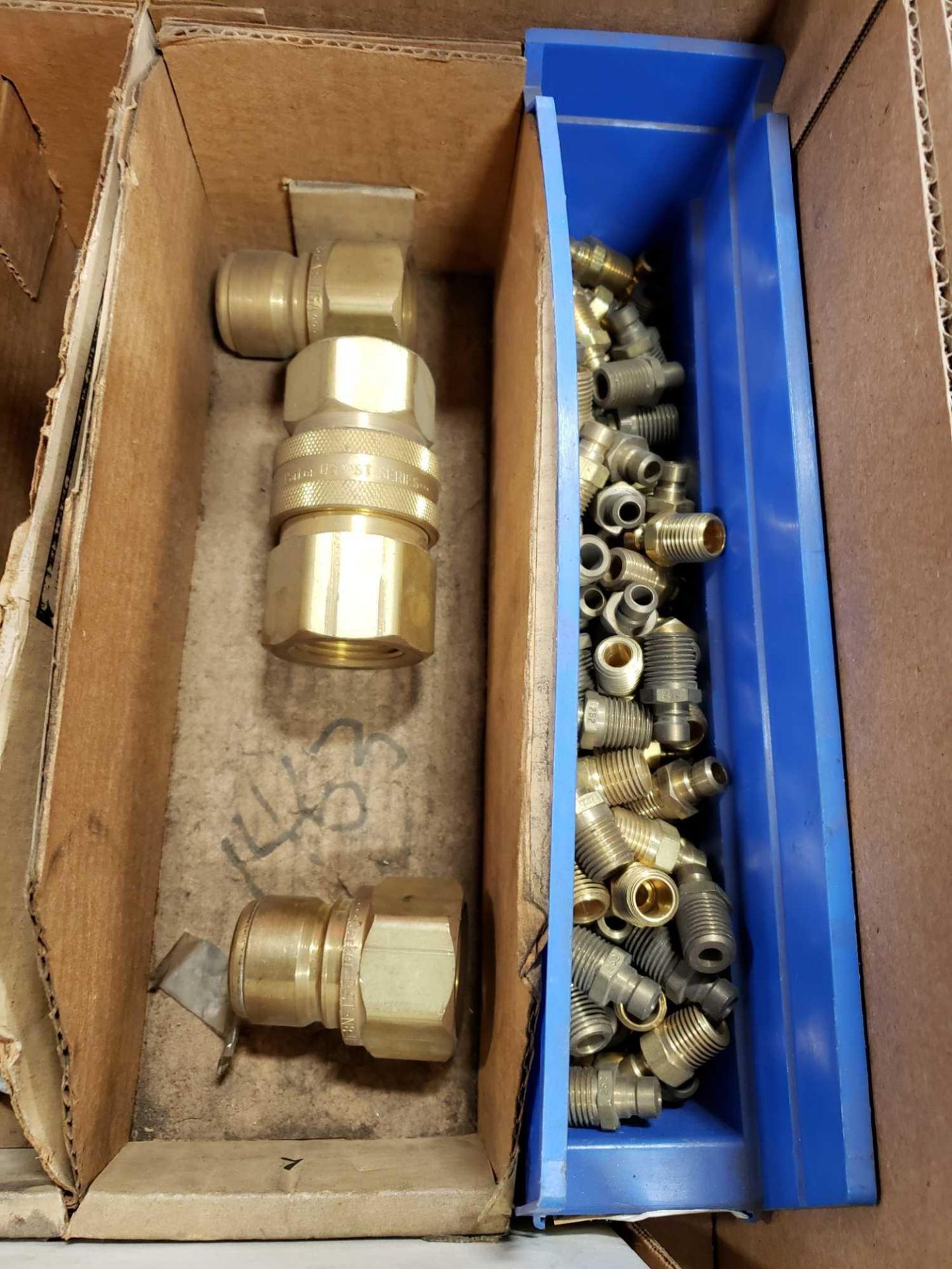 Lot of assorted hydraulic and pneumatic fittings. New as pictured. - Image 4 of 4