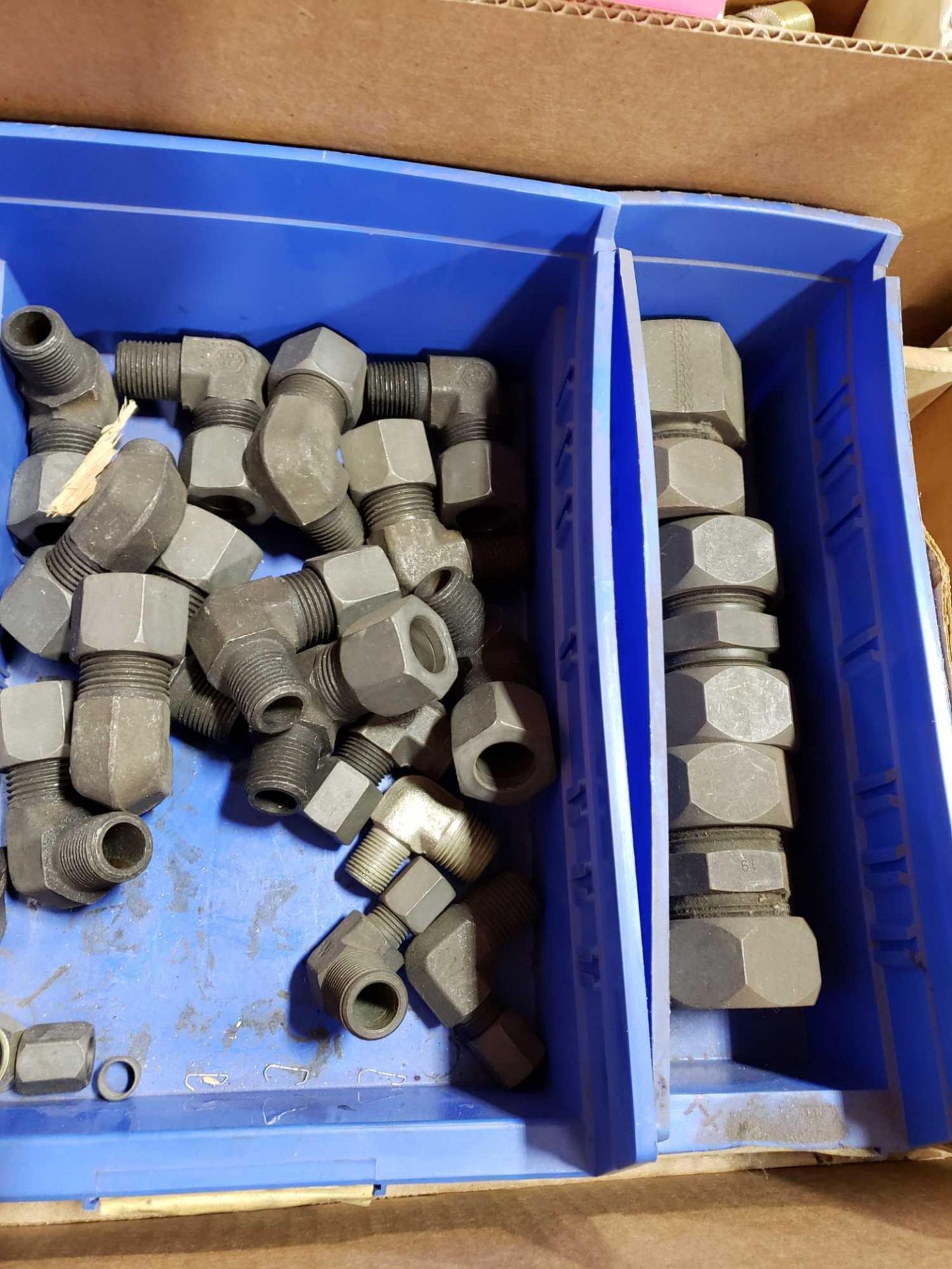 Lot of assorted hydraulic and pneumatic fittings. New as pictured. - Image 2 of 3