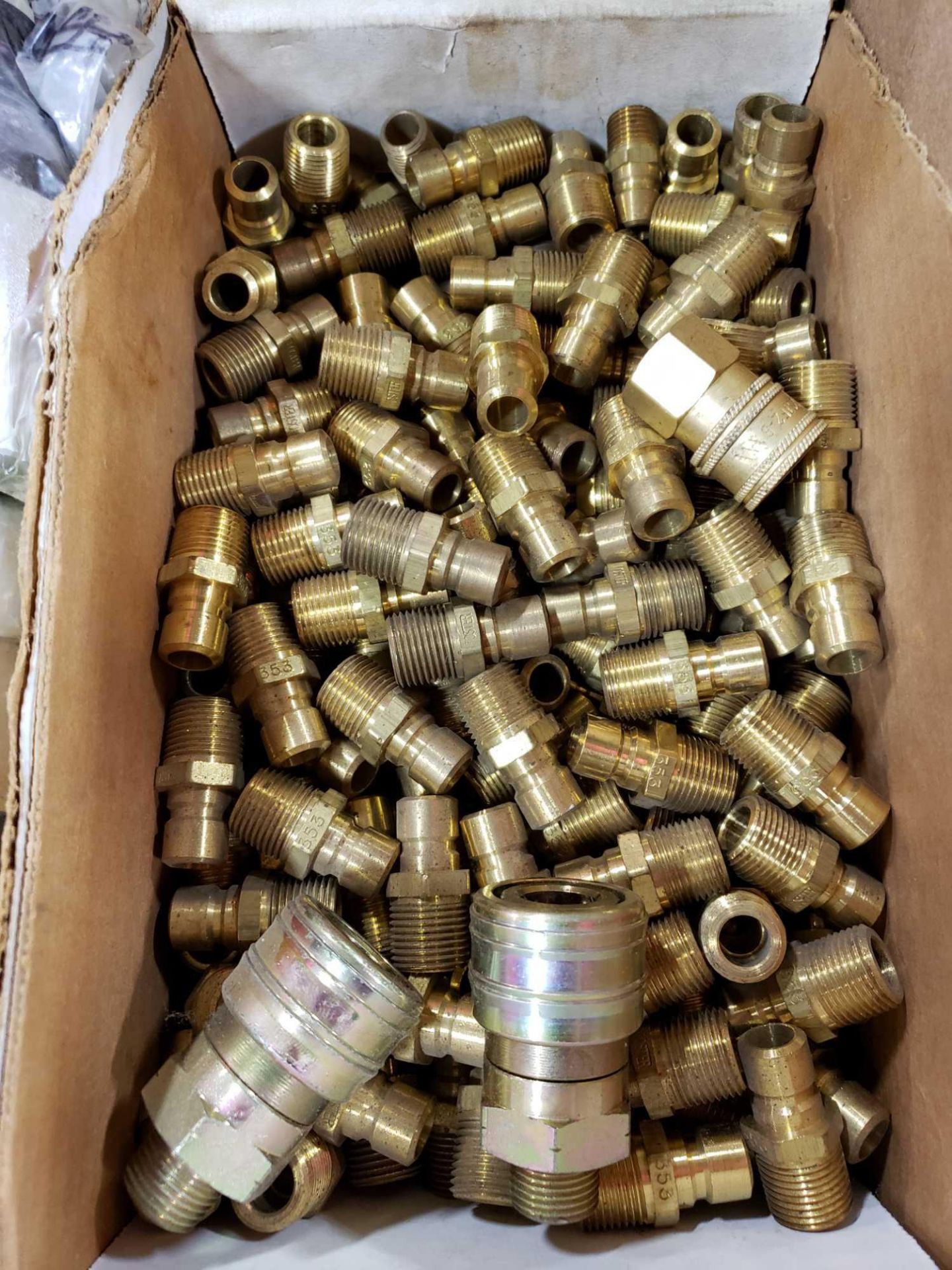 Lot of assorted hydraulic and pneumatic fittings. New as pictured. - Image 3 of 4