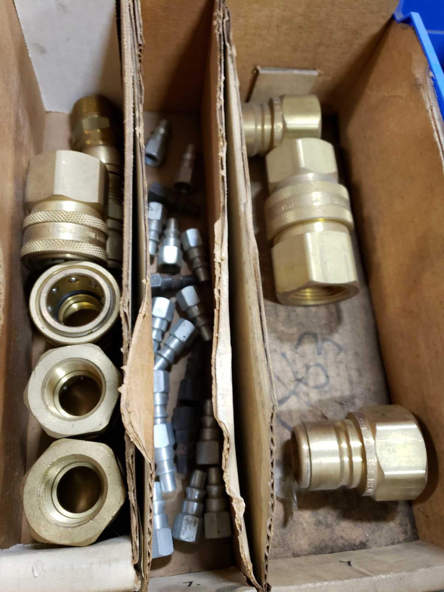 Lot of assorted hydraulic and pneumatic fittings. New as pictured. - Image 3 of 4
