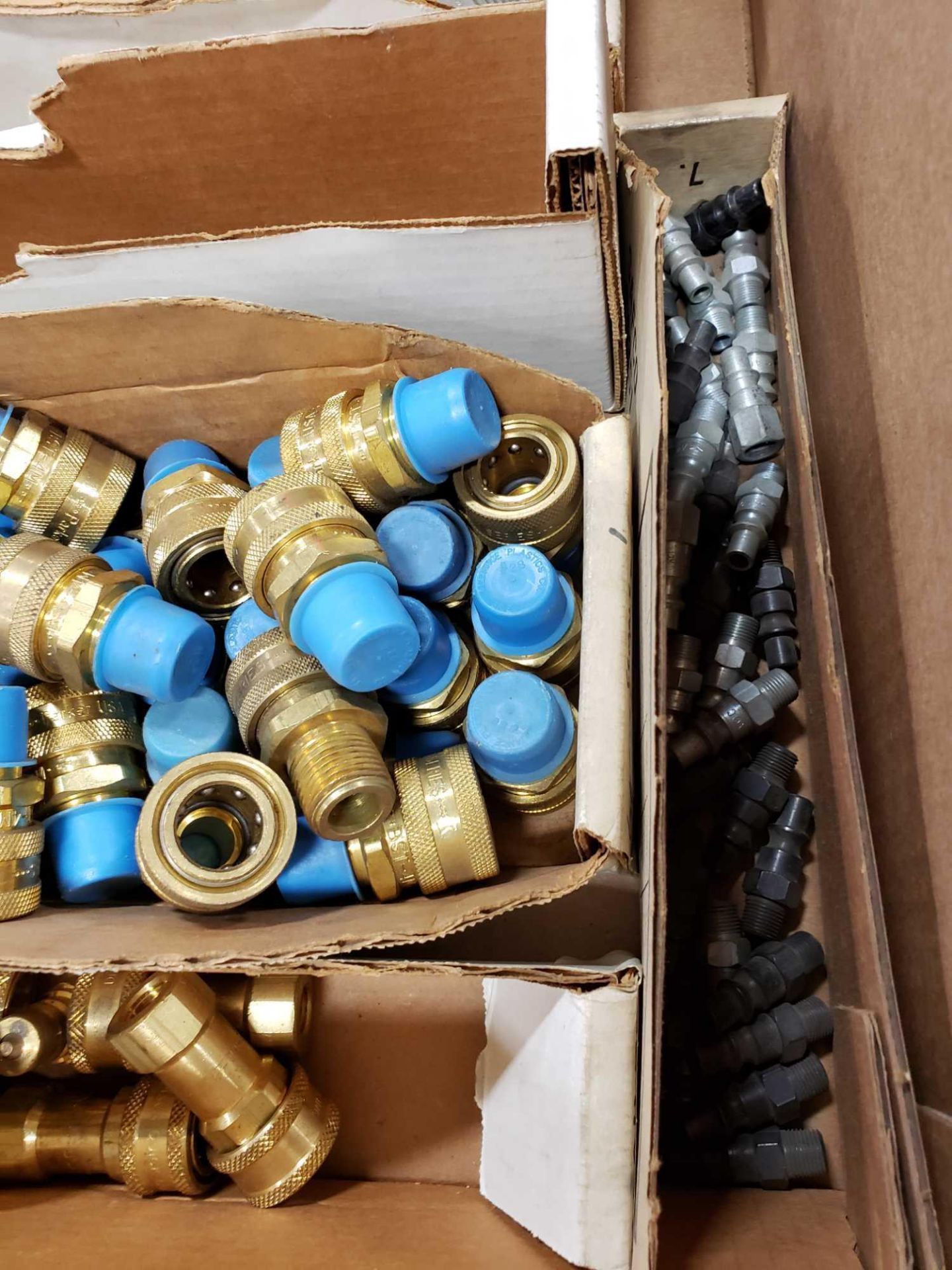 Lot of assorted hydraulic and pneumatic fittings. New as pictured. - Image 2 of 4