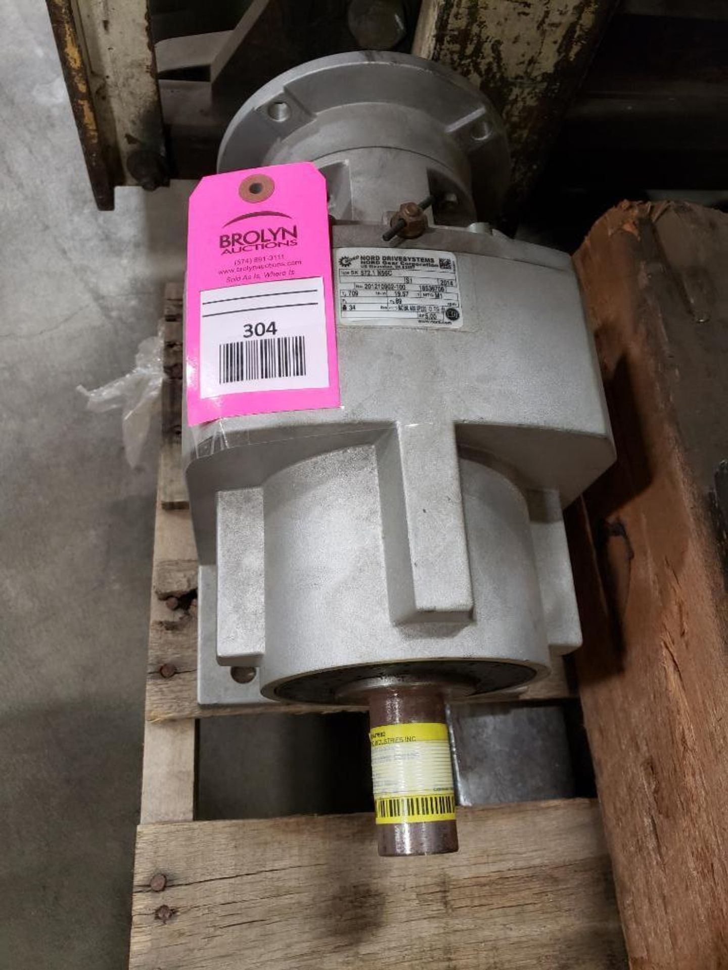 Nord Drive systems gear box model 572.1-N56C, ratio 19.57:1. New as pictured.
