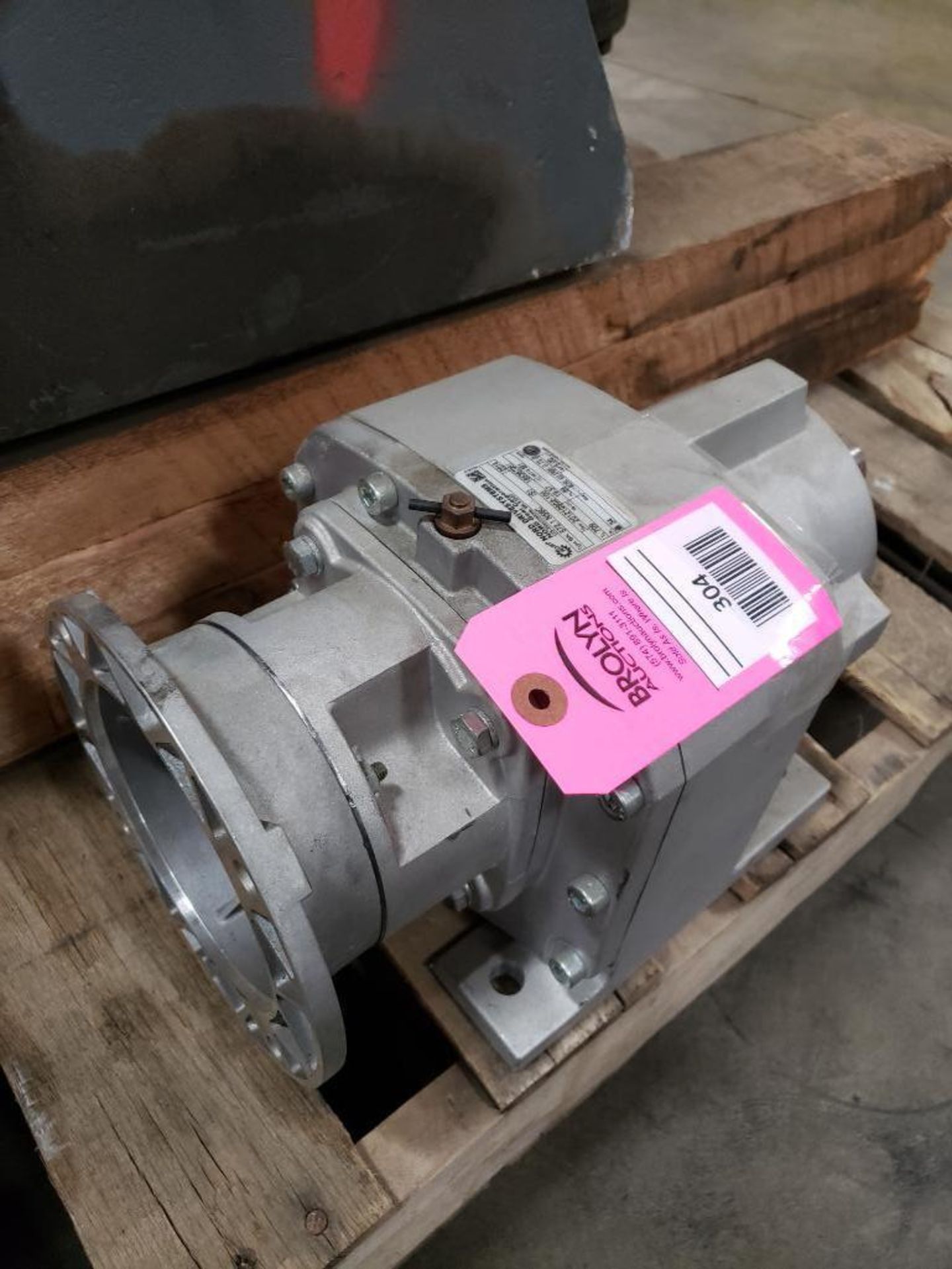 Nord Drive systems gear box model 572.1-N56C, ratio 19.57:1. New as pictured. - Image 2 of 3