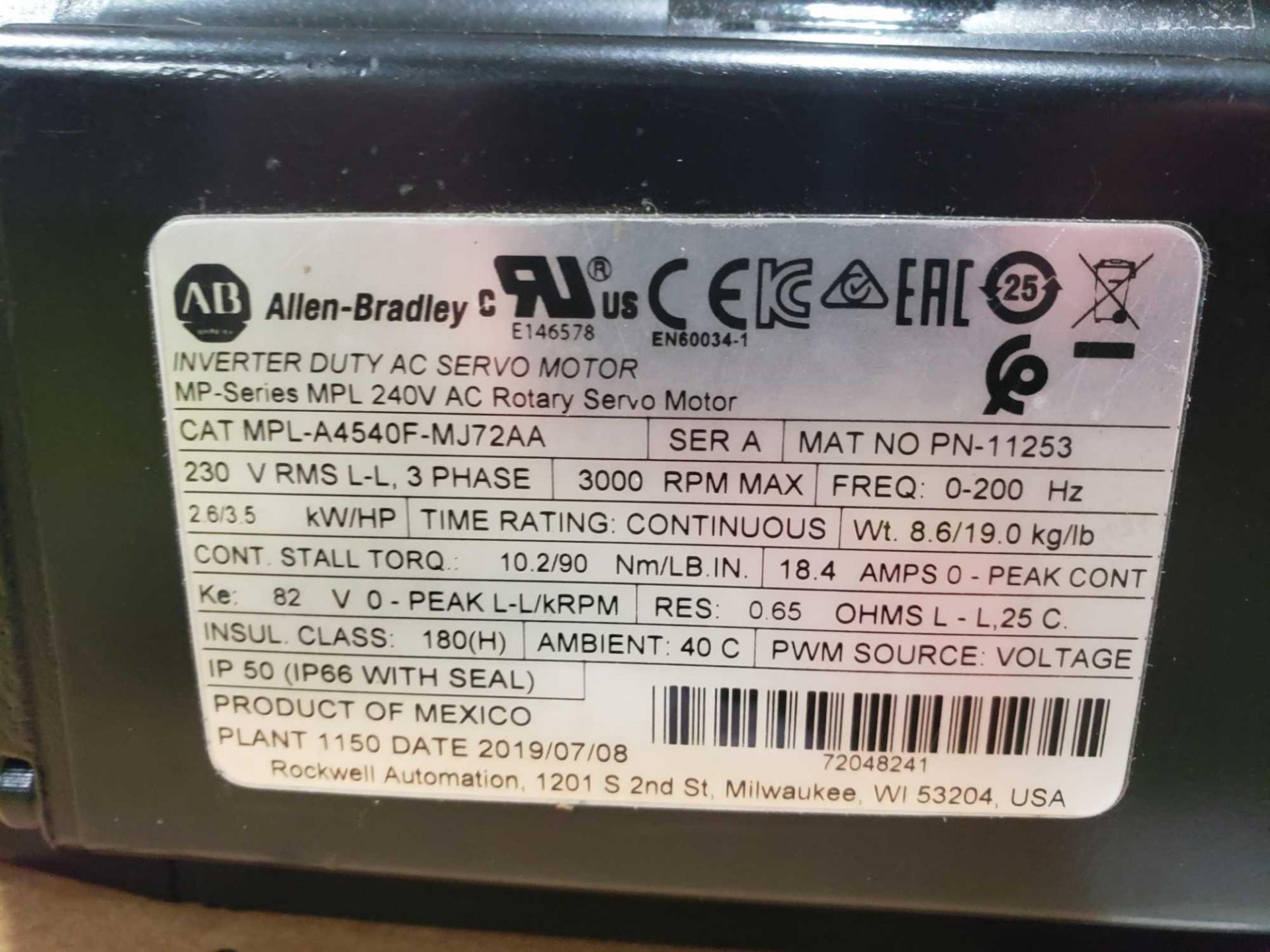 Allen Bradley servo motor. Catalog numberMPL-A4540F-MJ72AA. . New in box. - Image 4 of 4