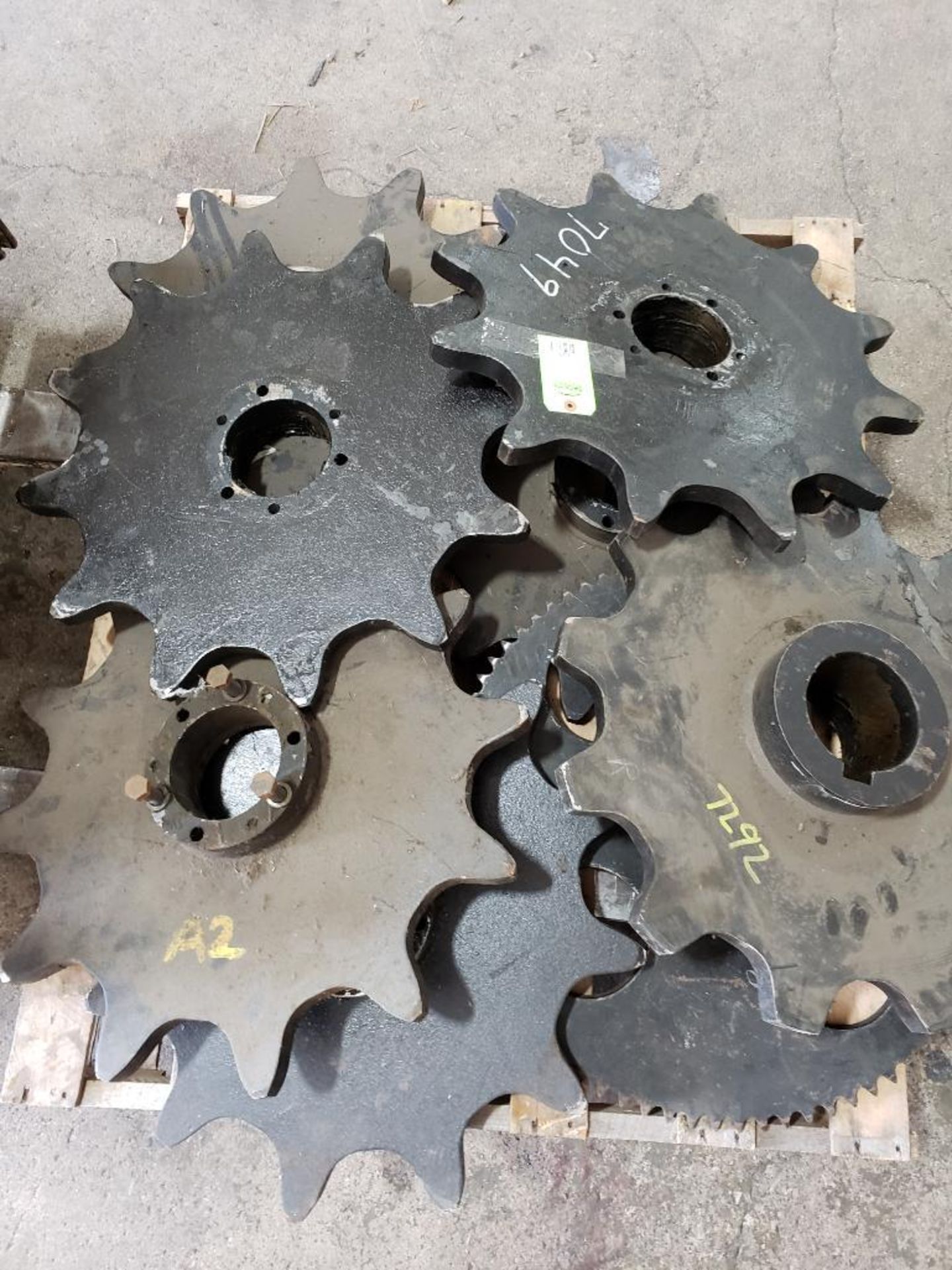 Pallet of assorted large sprockets. New. - Image 3 of 3