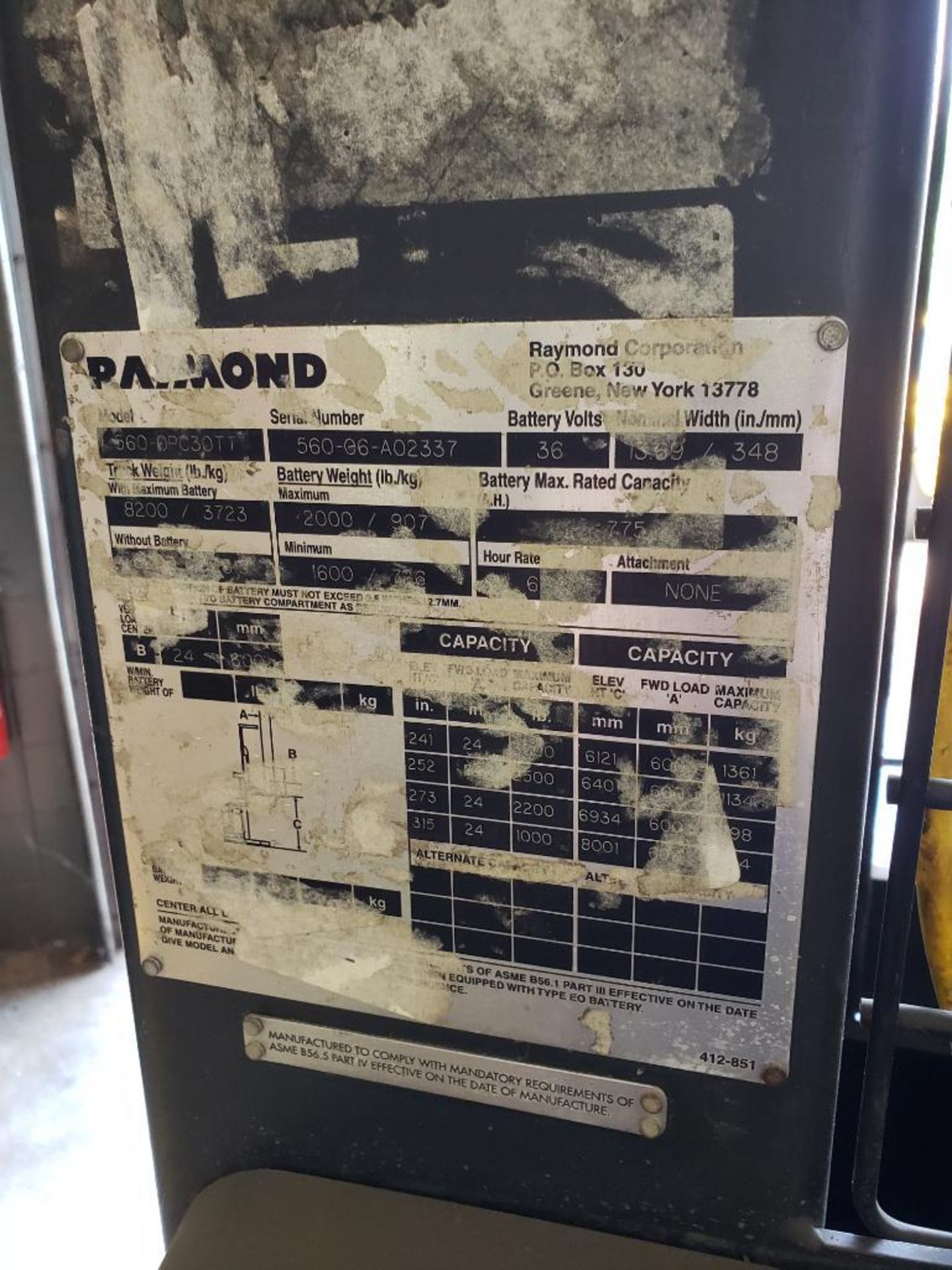 Raymond 36v electric forklift model 560-OPC30TT. 3000lb max lift capacity. 315" max lift height. - Image 6 of 10