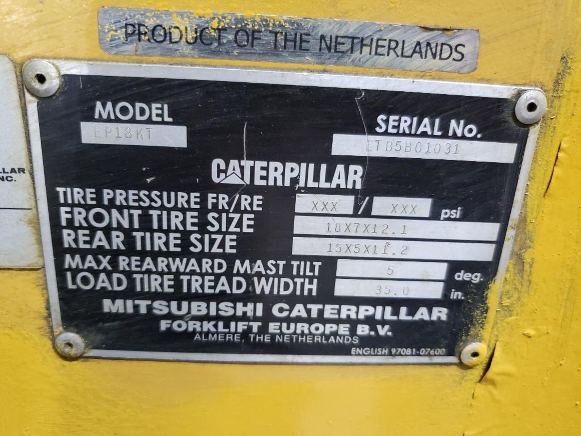 2700lb capacity Caterpillar electric forklift. 36volt. no battery, 188" triple stage, side shift. - Image 3 of 6