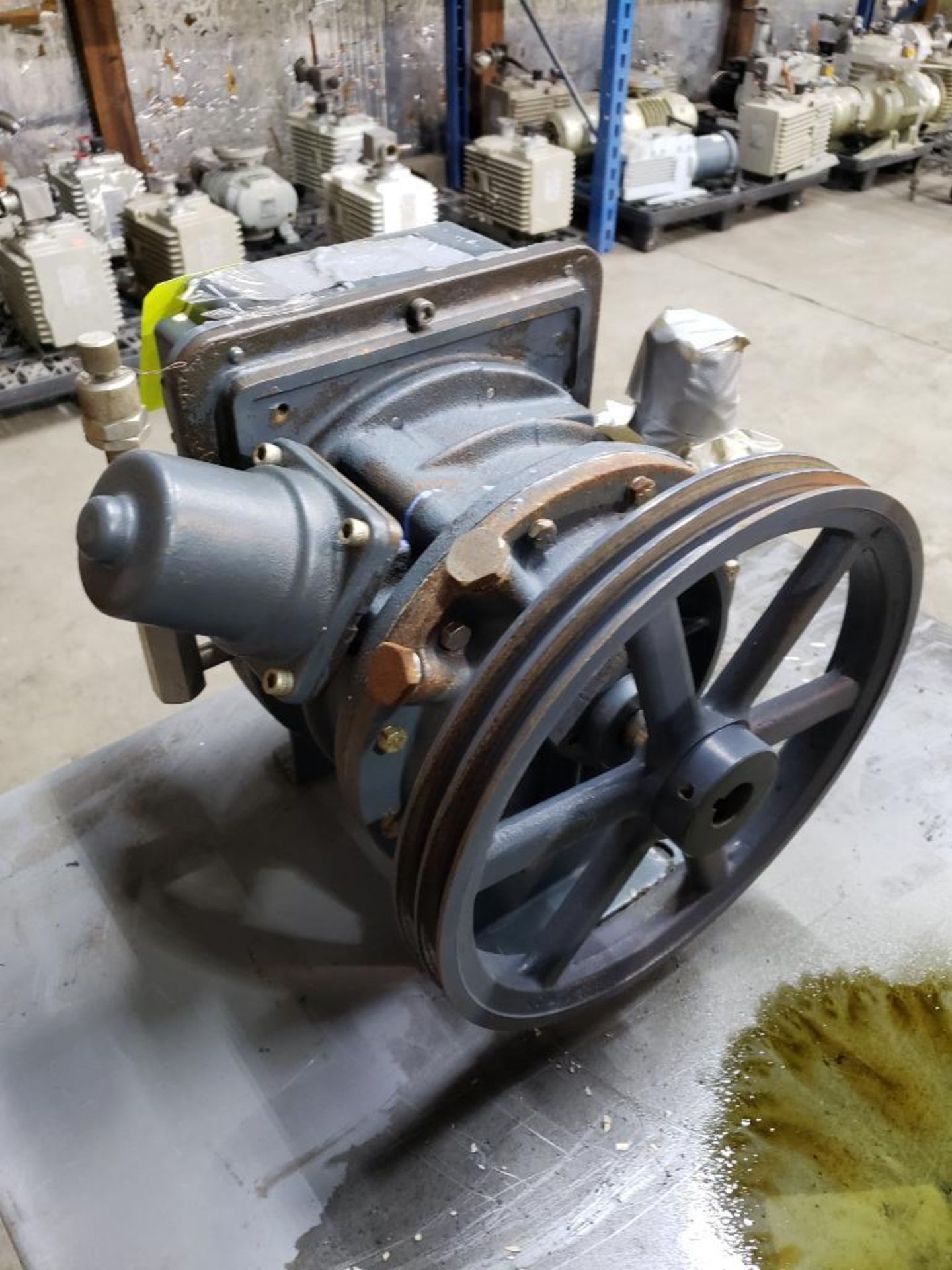 Welch Duo-Seal vacuum pump. Model 1397. - Image 4 of 4
