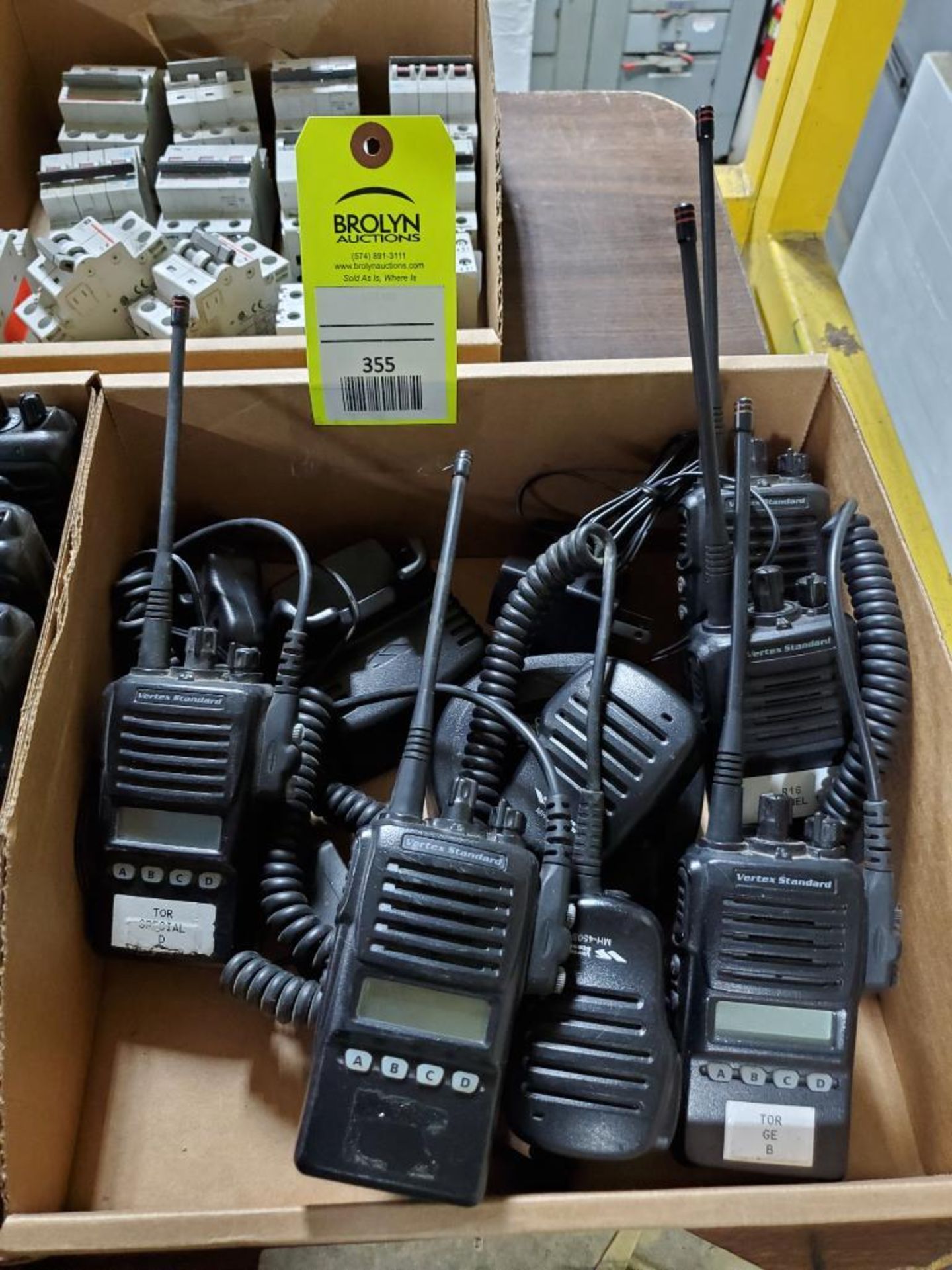 Large assortment of walkie talkies. - Image 3 of 3