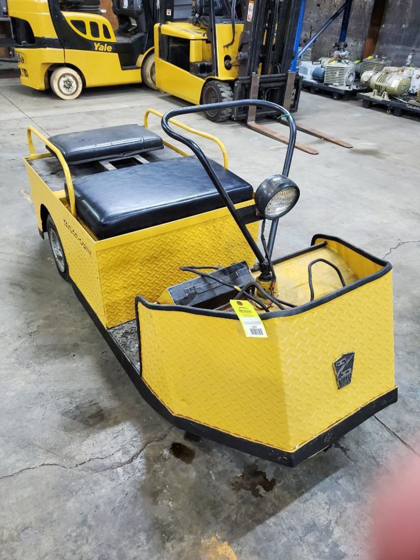 Taylor Dunn electric factory cart. 24 volt. Said to have newer batteries. - Image 6 of 11