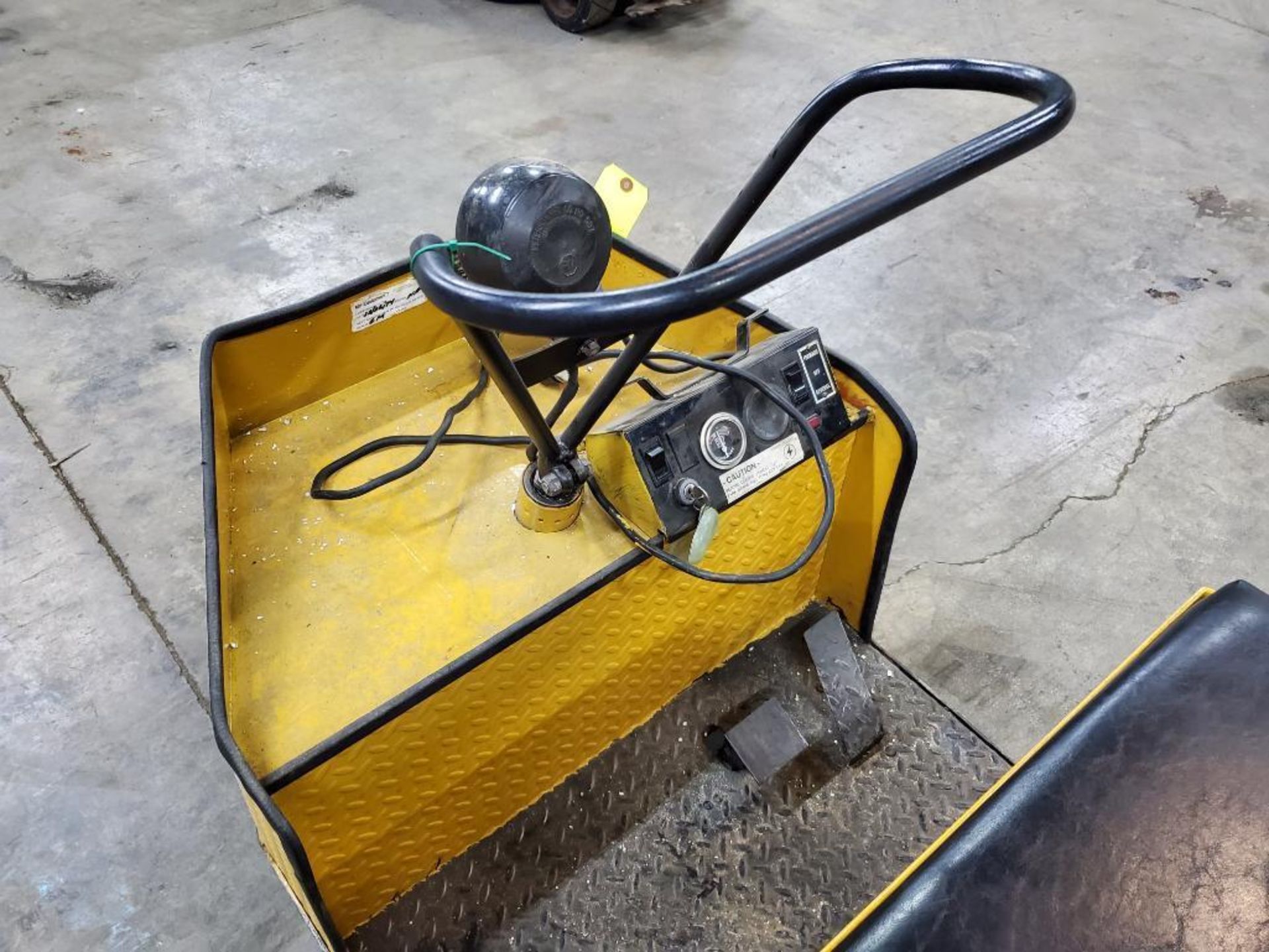 Taylor Dunn electric factory cart. 24 volt. Said to have newer batteries. - Image 9 of 11