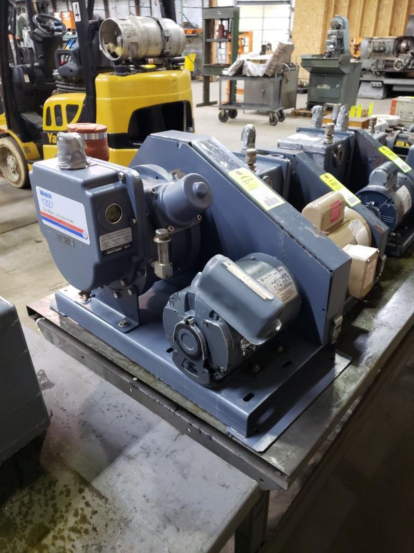 Welch Duo-Seal vacuum pump. Model 1397. 1hp single phase.