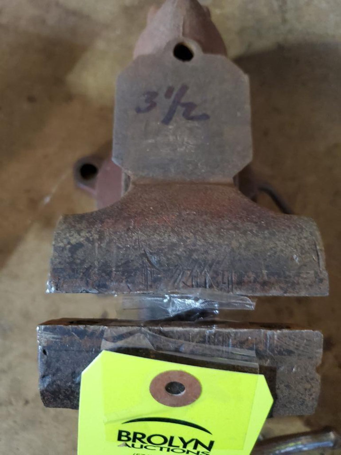 Columbian D43 1/2 bench vise. - Image 4 of 4