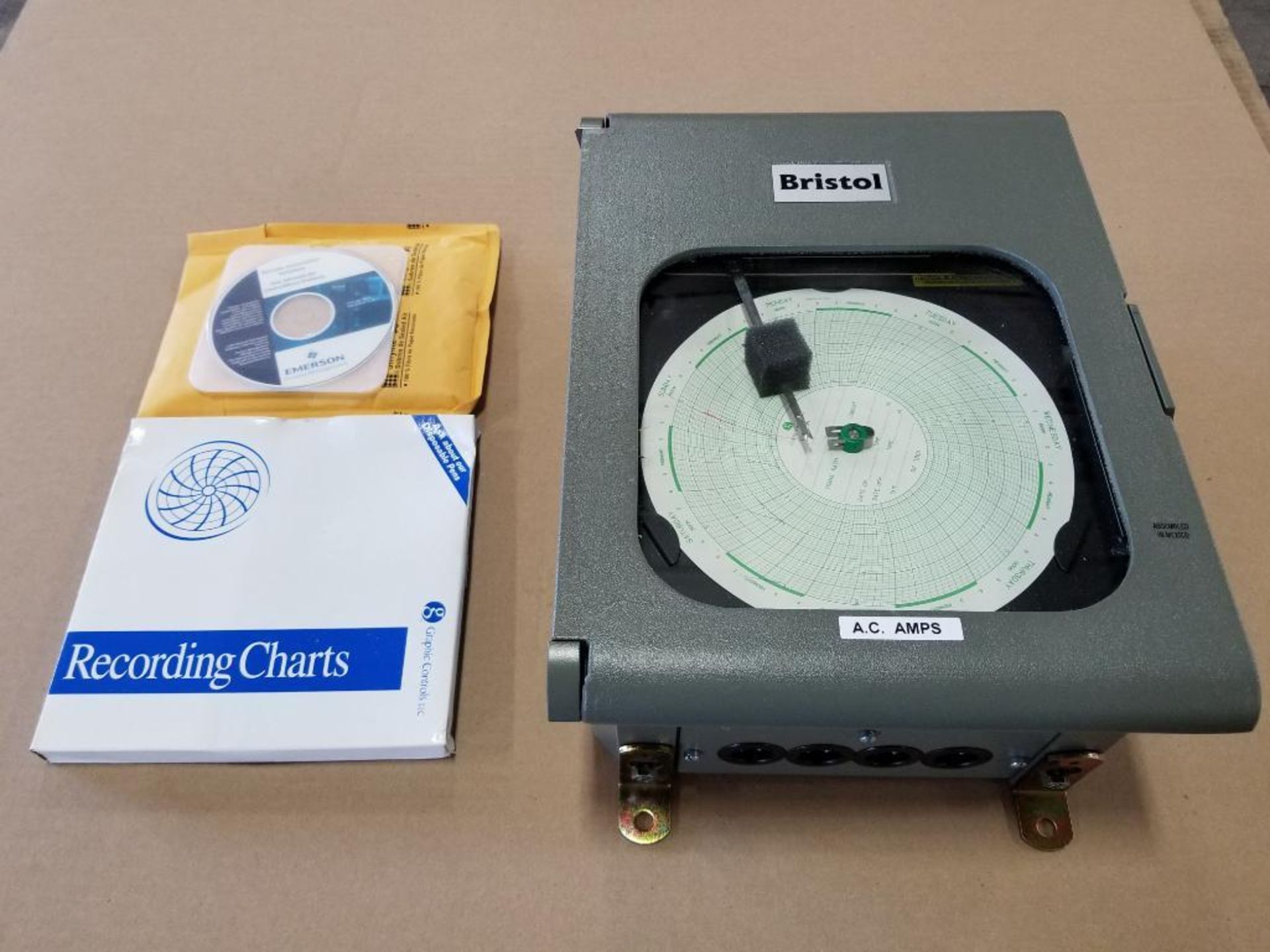 Qty 2 - Emerson Controls Bristol AC Amp chart recorder. Part number 410887B02. New in box. - Image 4 of 5