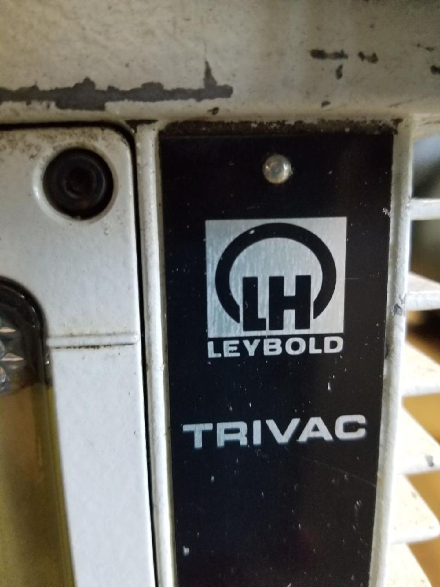 Leybold Trivac high volume vacuum pump. Model D8B. 1hp 3 phase. - Image 4 of 5