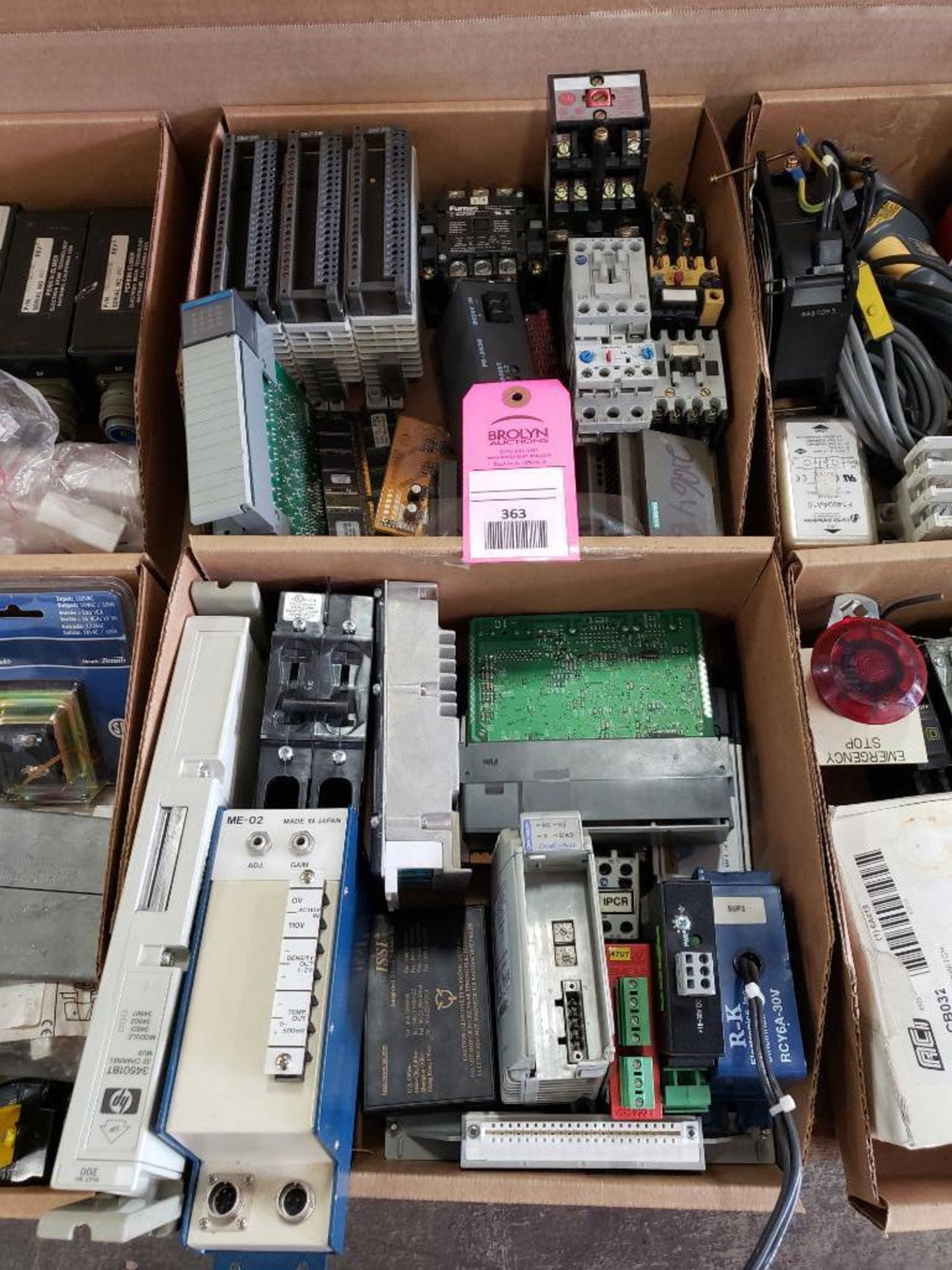 Pallet of assorted electrical and hardware. - Image 3 of 3