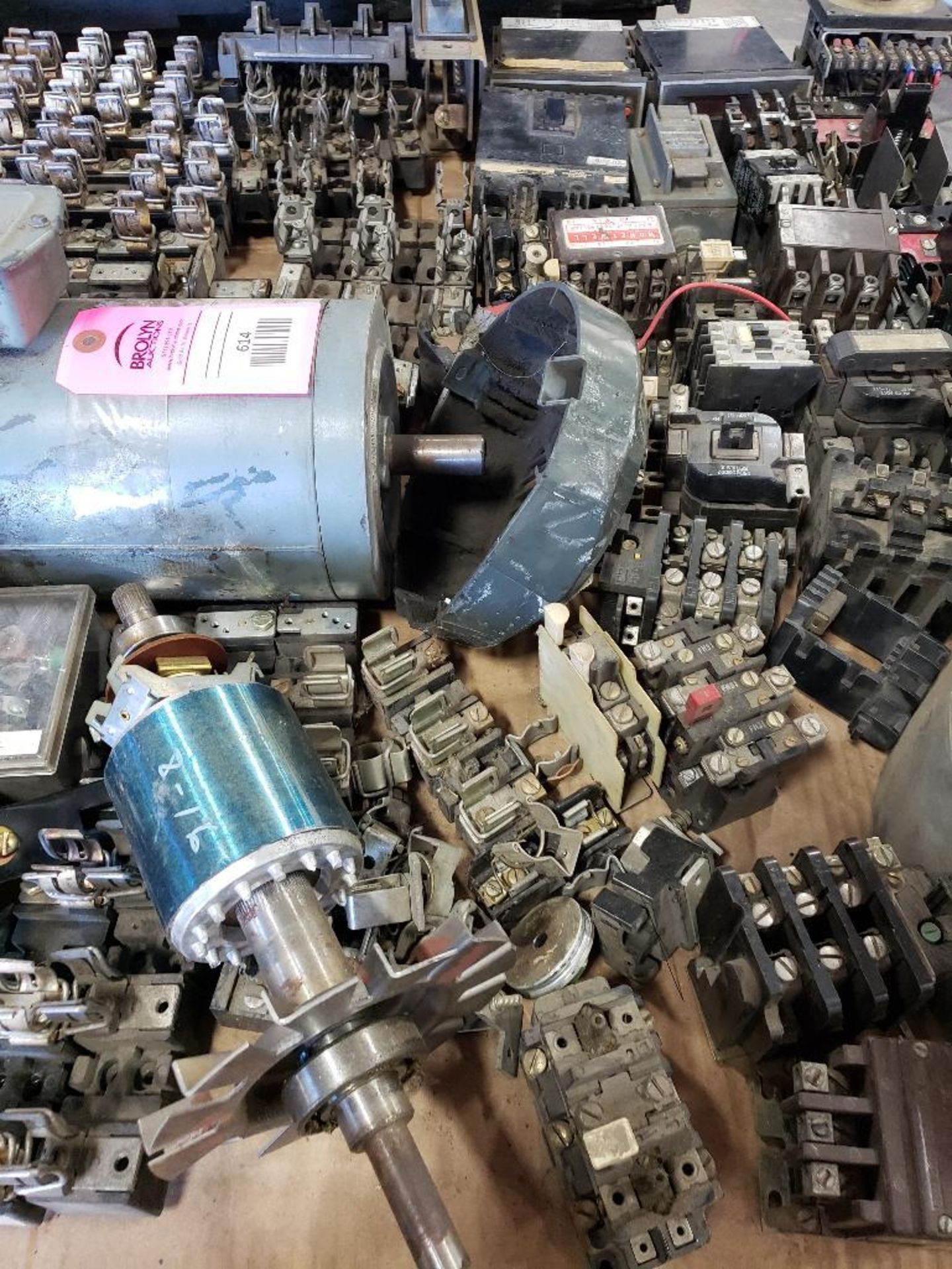 Pallet of assorted electrical. - Image 4 of 9