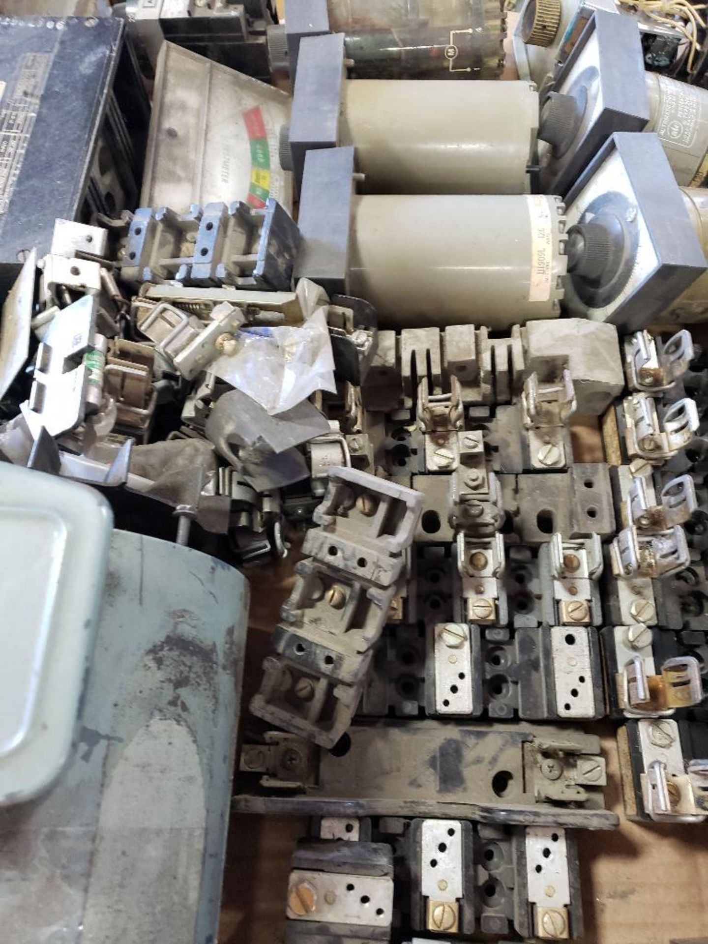 Pallet of assorted electrical. - Image 8 of 9