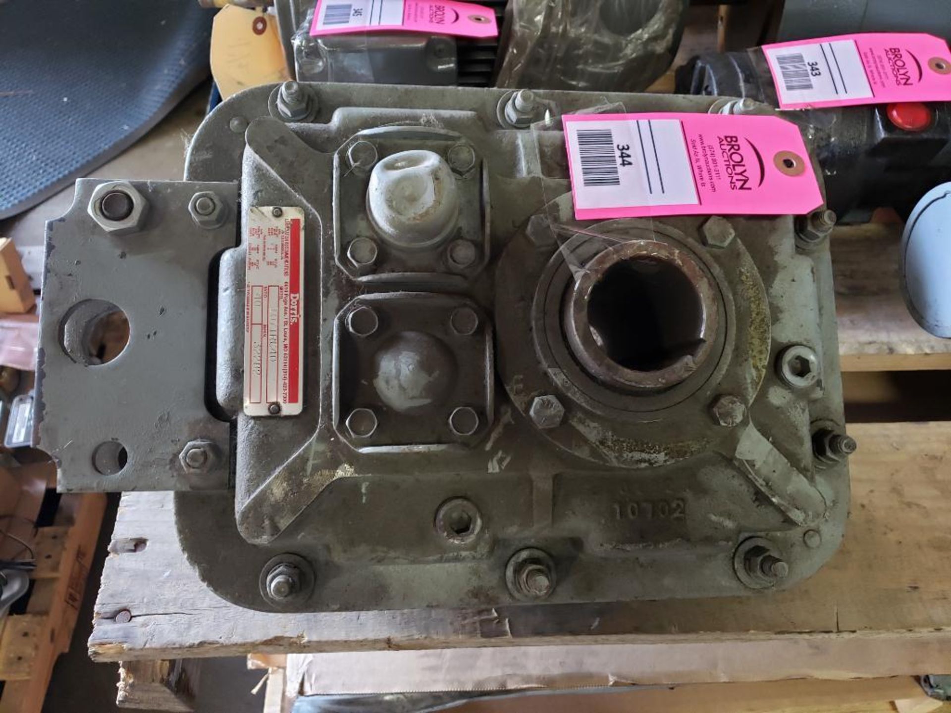 Dorris 40:1 ratio gearbox. Model 107TRC40.