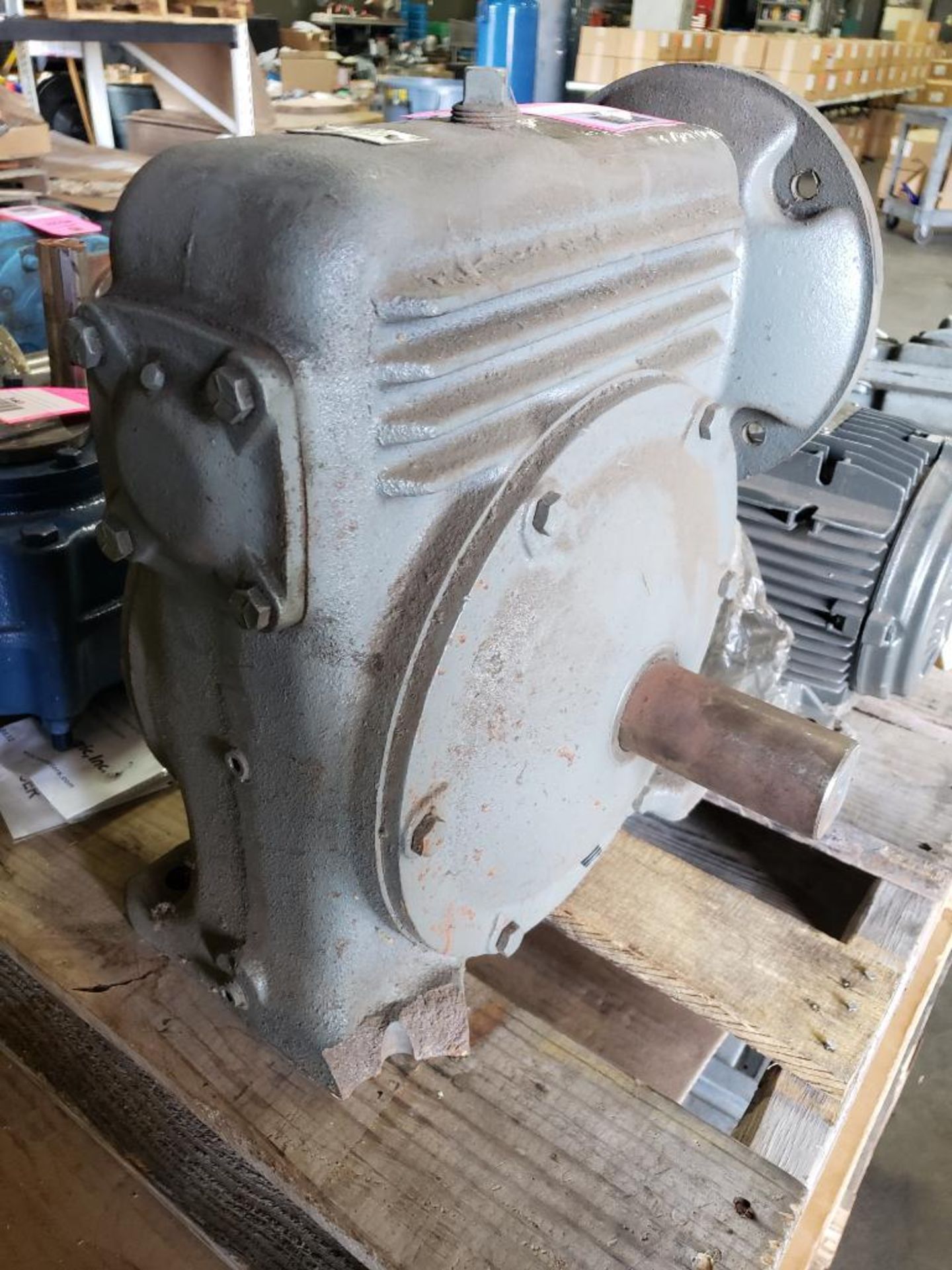 Perfection Electric 20:1 ratio gearbox. Model 37542H981.(Appears new old stock. One foot is broken) - Image 5 of 5