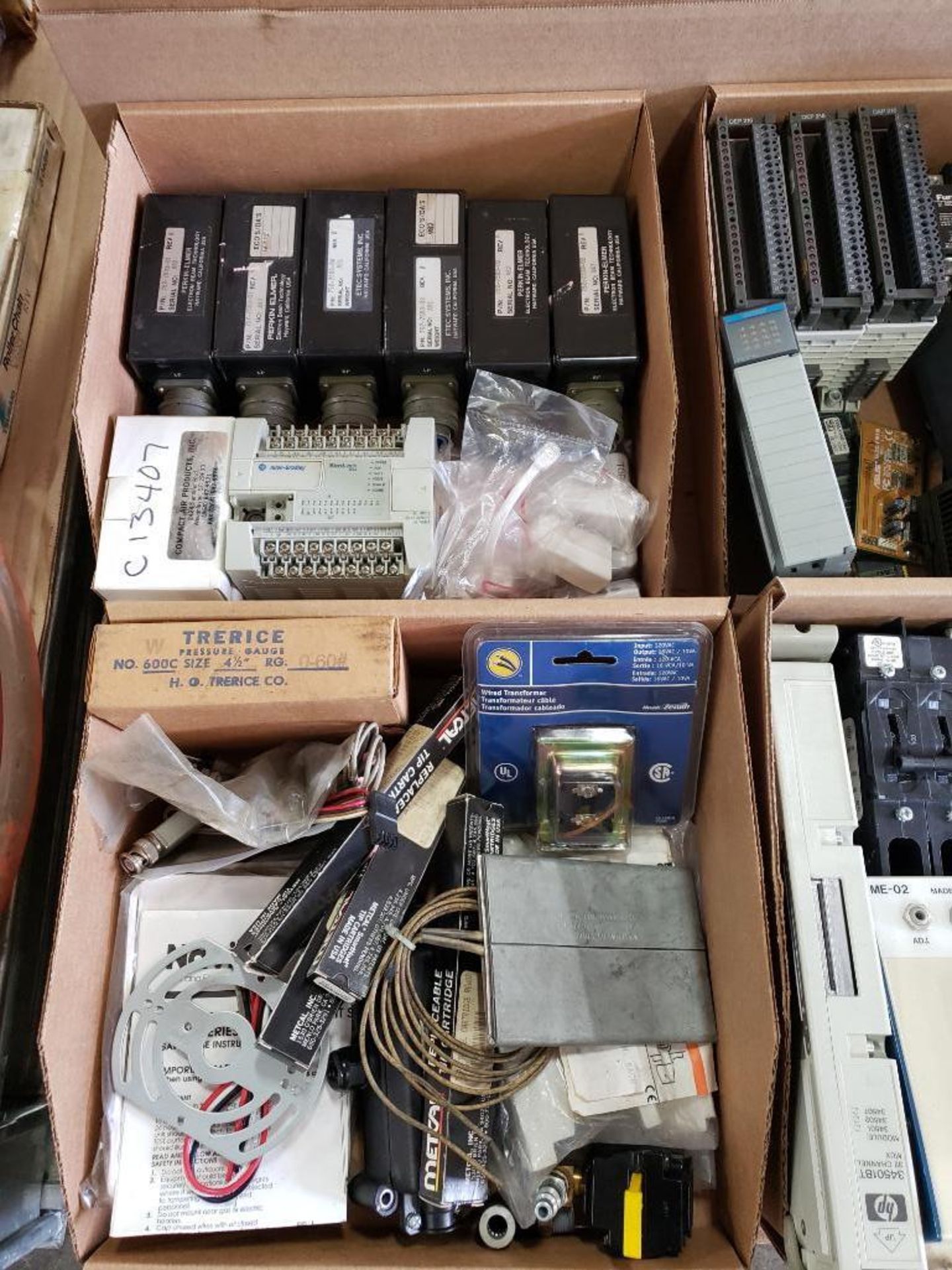 Pallet of assorted electrical and hardware. - Image 2 of 3