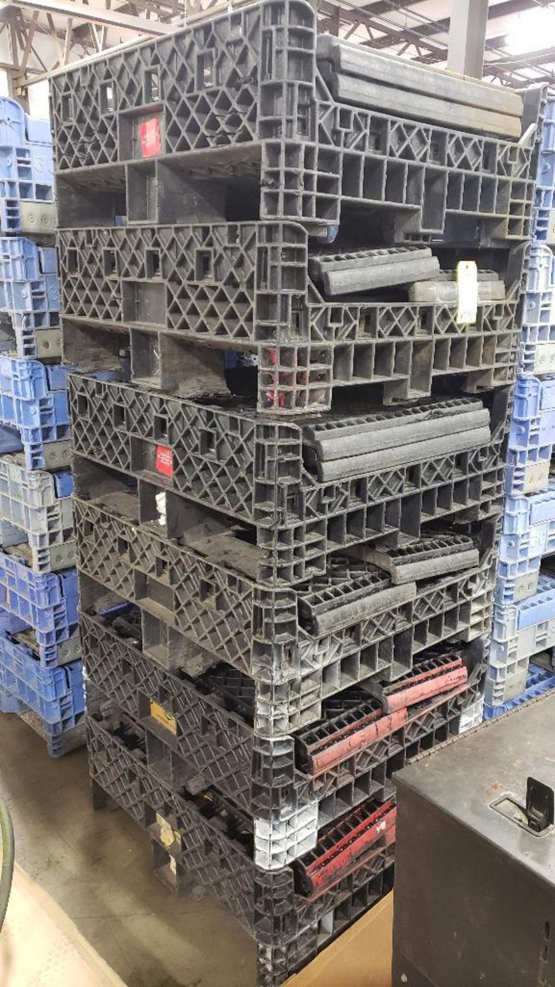 Qty 6 - Collapsible bulk drop down pallets. - Image 2 of 2