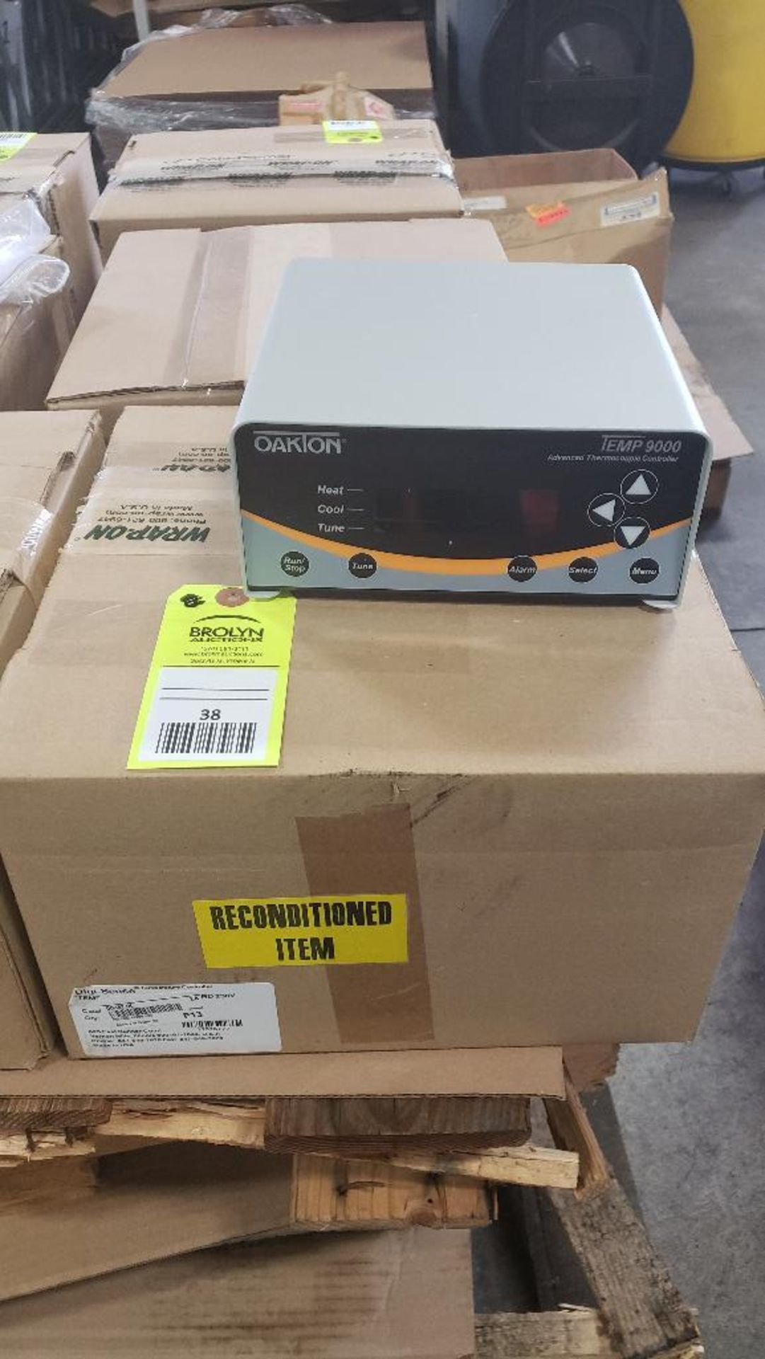 Oakton Temp 9000 model 89800-02 advanced thermocouple controller. Marked as reconditioned.