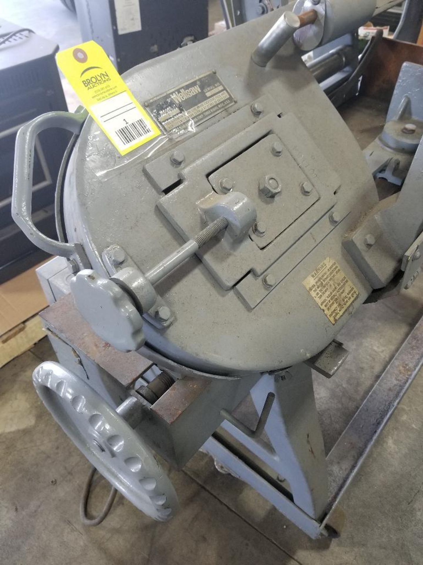 Wells Saw number 8 horizontal band saw. 1/2hp 110/220v single phase. - Image 3 of 8