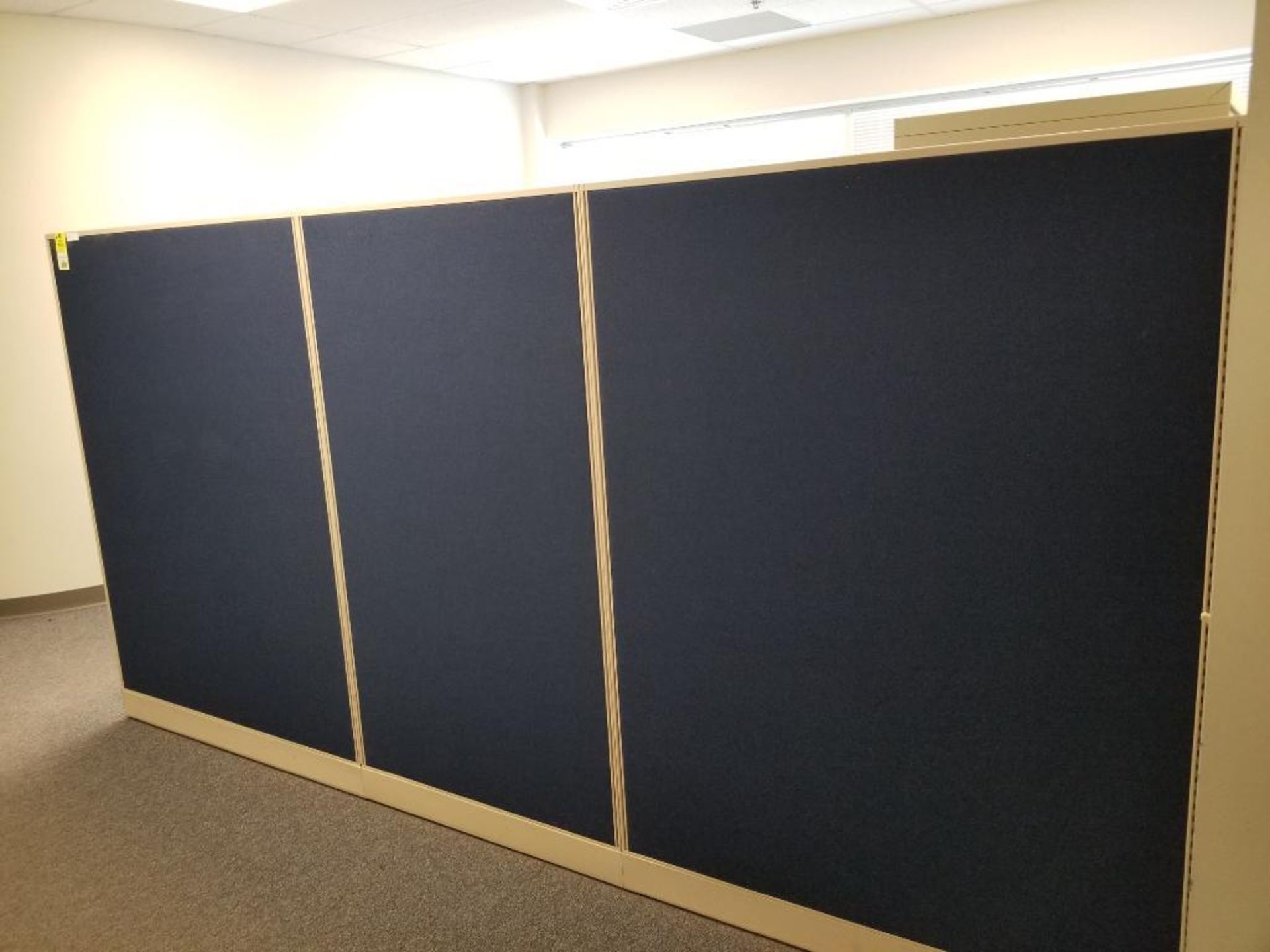 3 pc cubical wall. 133x50x68.
