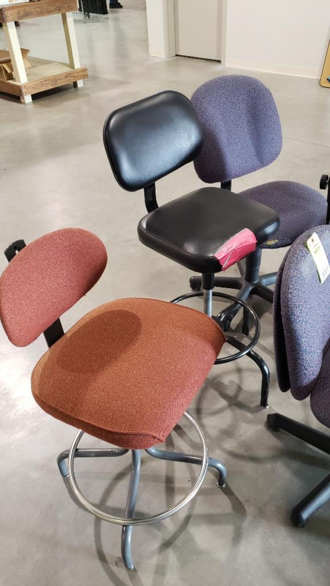 Qty 5 - Assorted chairs. - Image 2 of 3