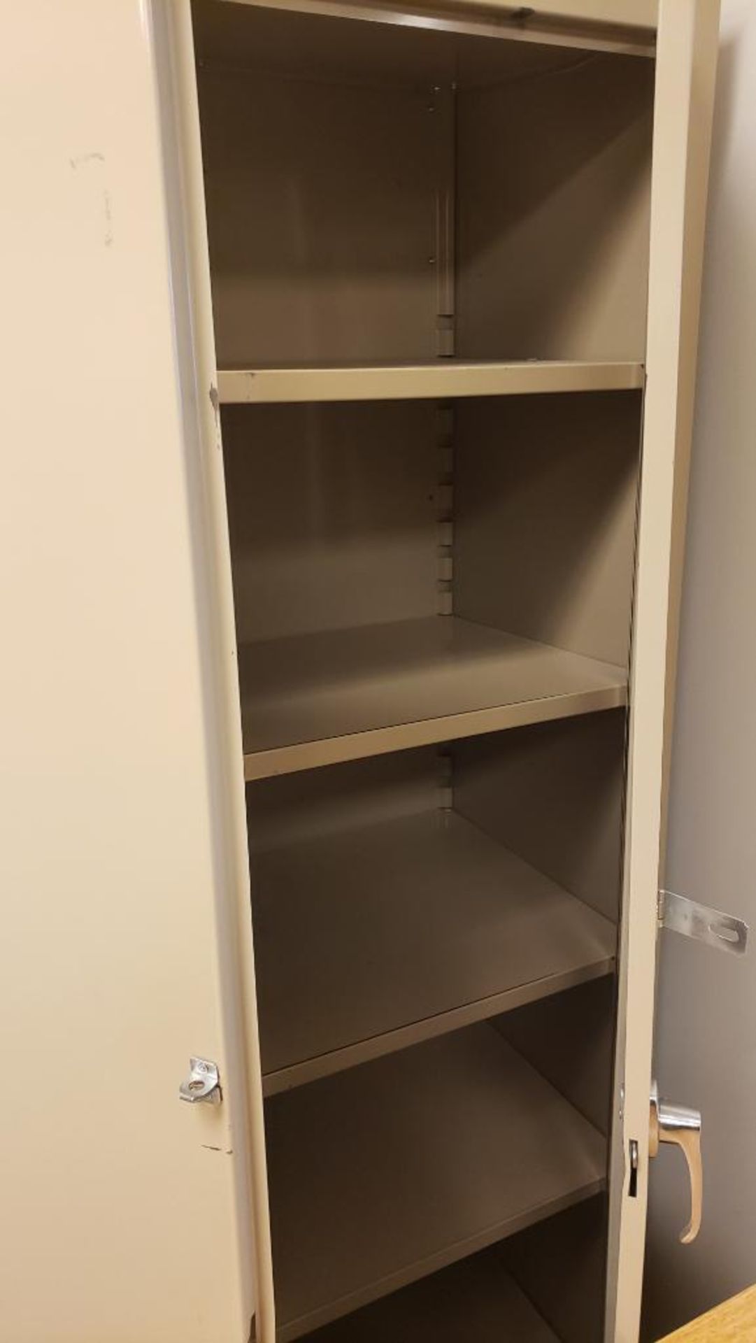 Hon metal storage cabinet. 72x36x18. - Image 3 of 3