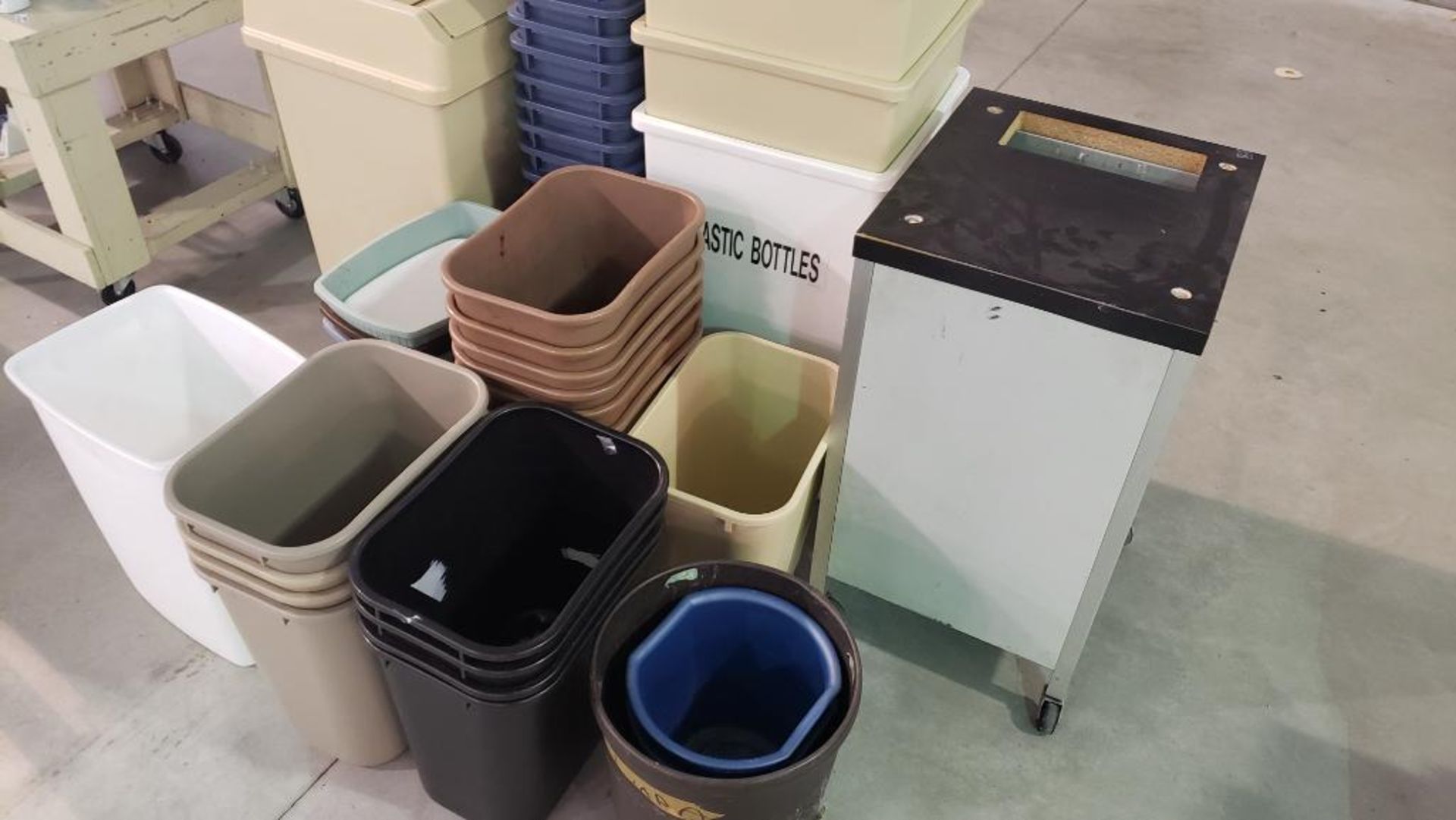 Assorted trash cans. - Image 2 of 2