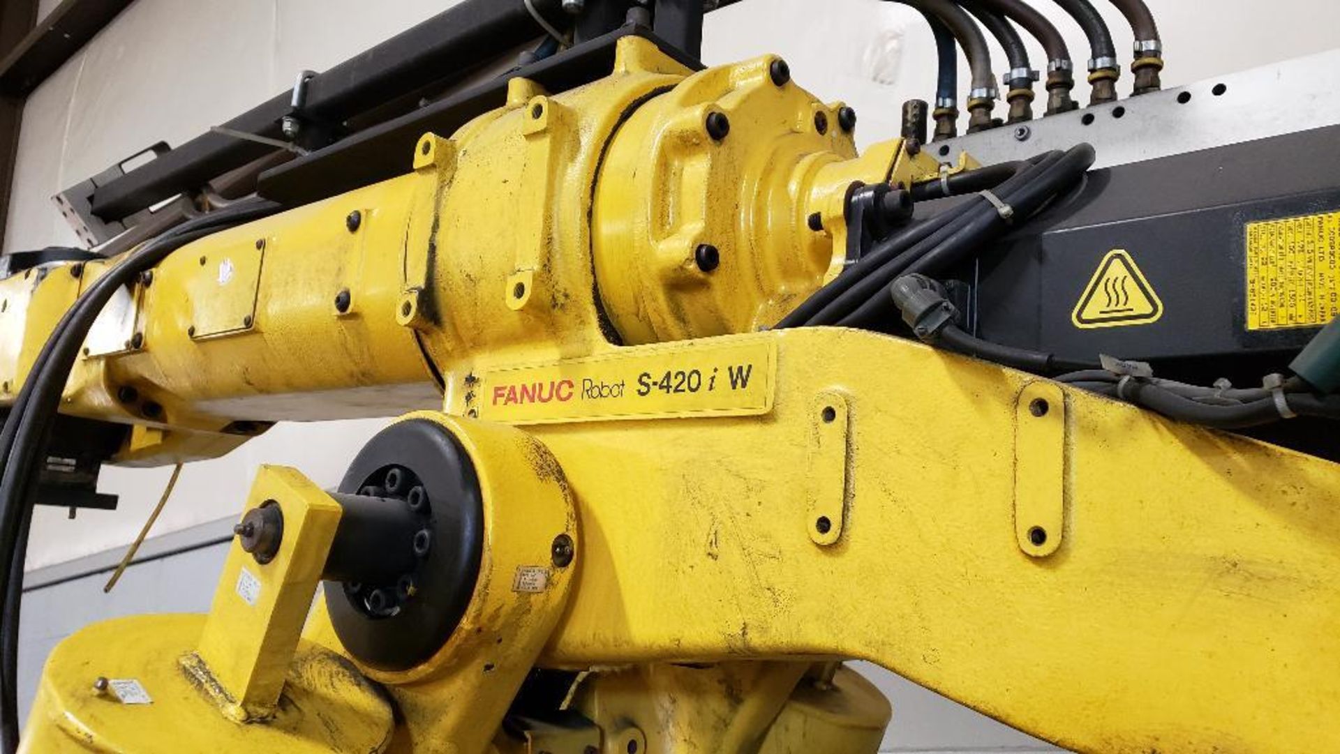 Fanuc S-420iW robot with R-J2 controller. - Image 9 of 14
